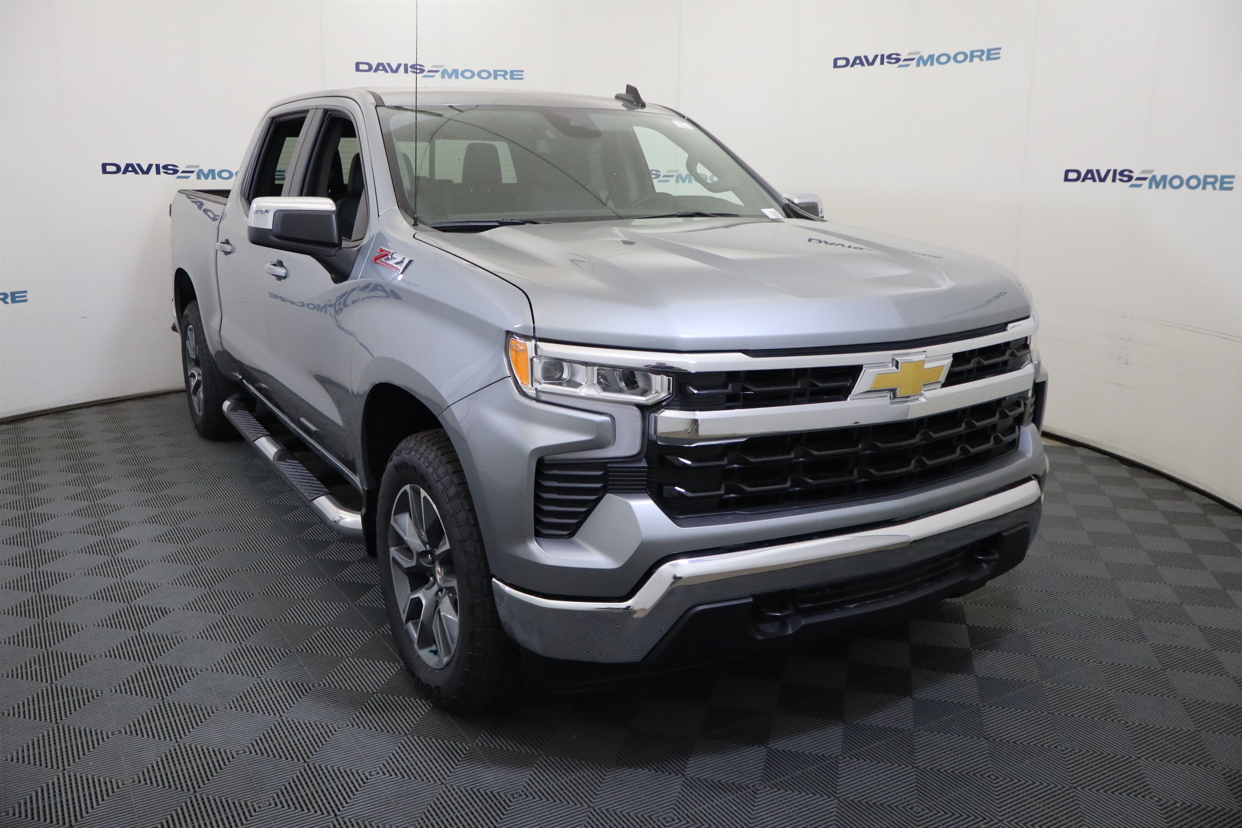 2026 Chevrolet Silverado 1500 LT Crew Cab 4WD