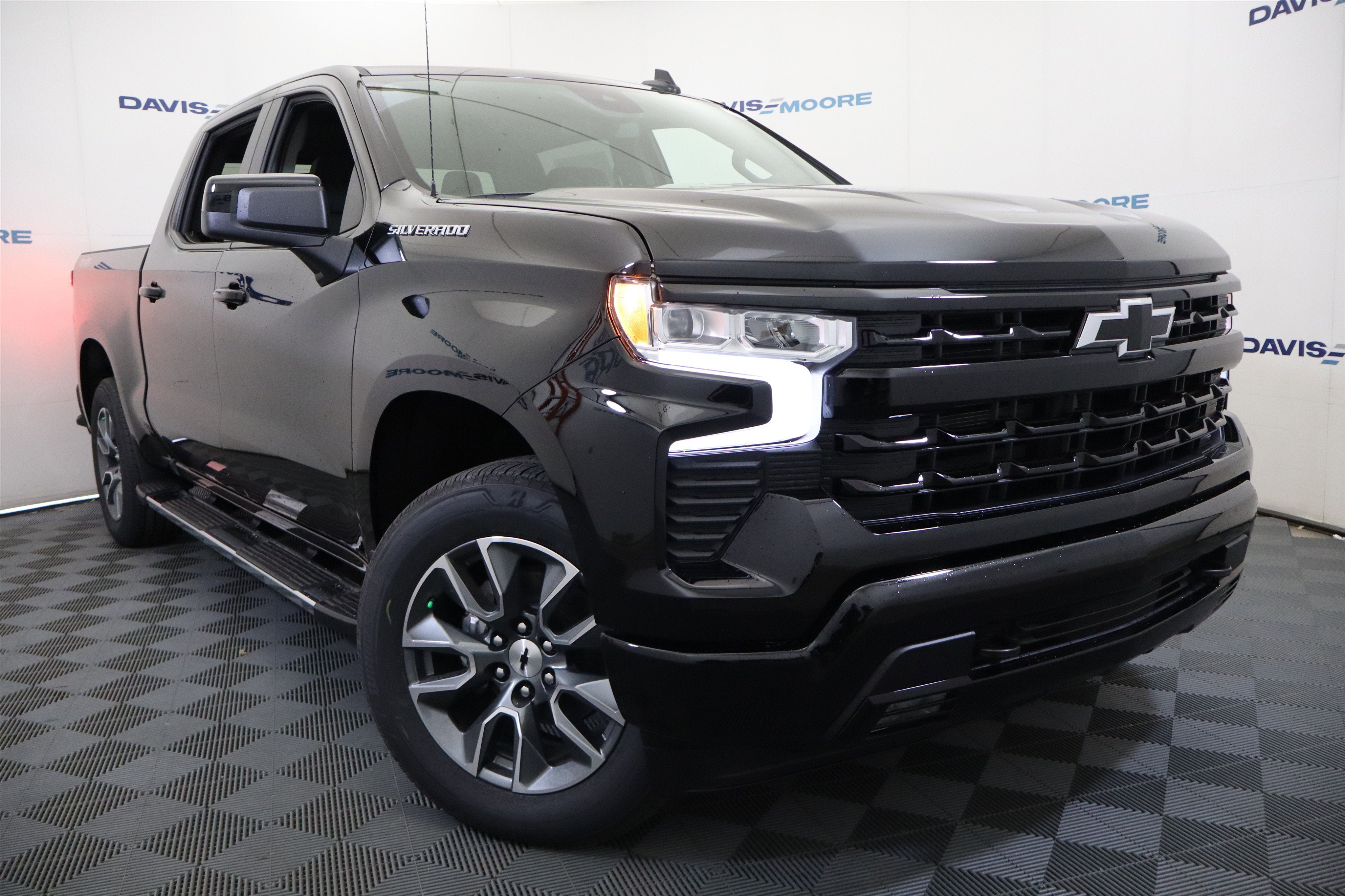 2026 Chevrolet Silverado 1500 RST Crew Cab 4WD