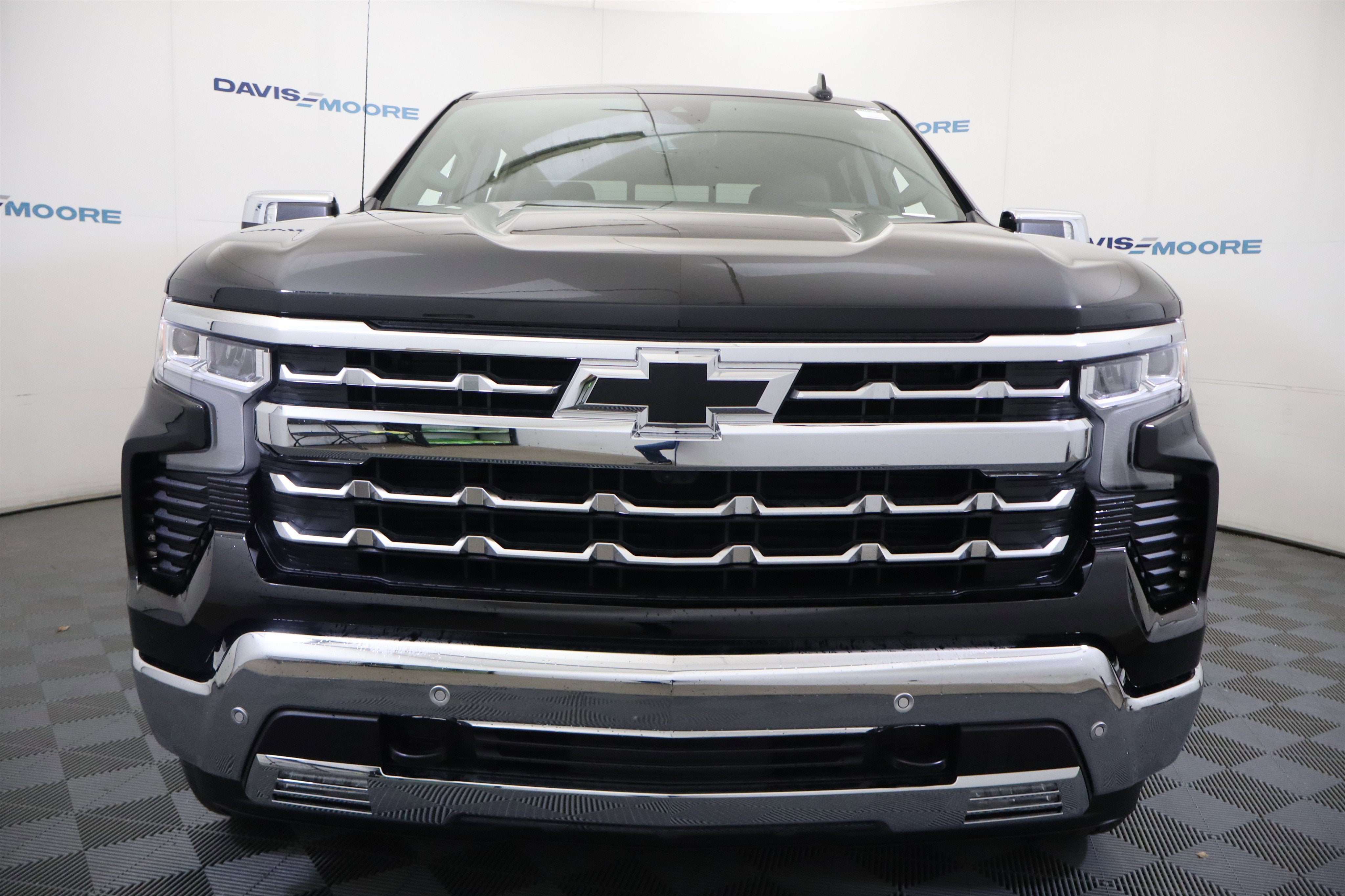2026 Chevrolet Silverado 1500 LTZ Crew Cab 4WD