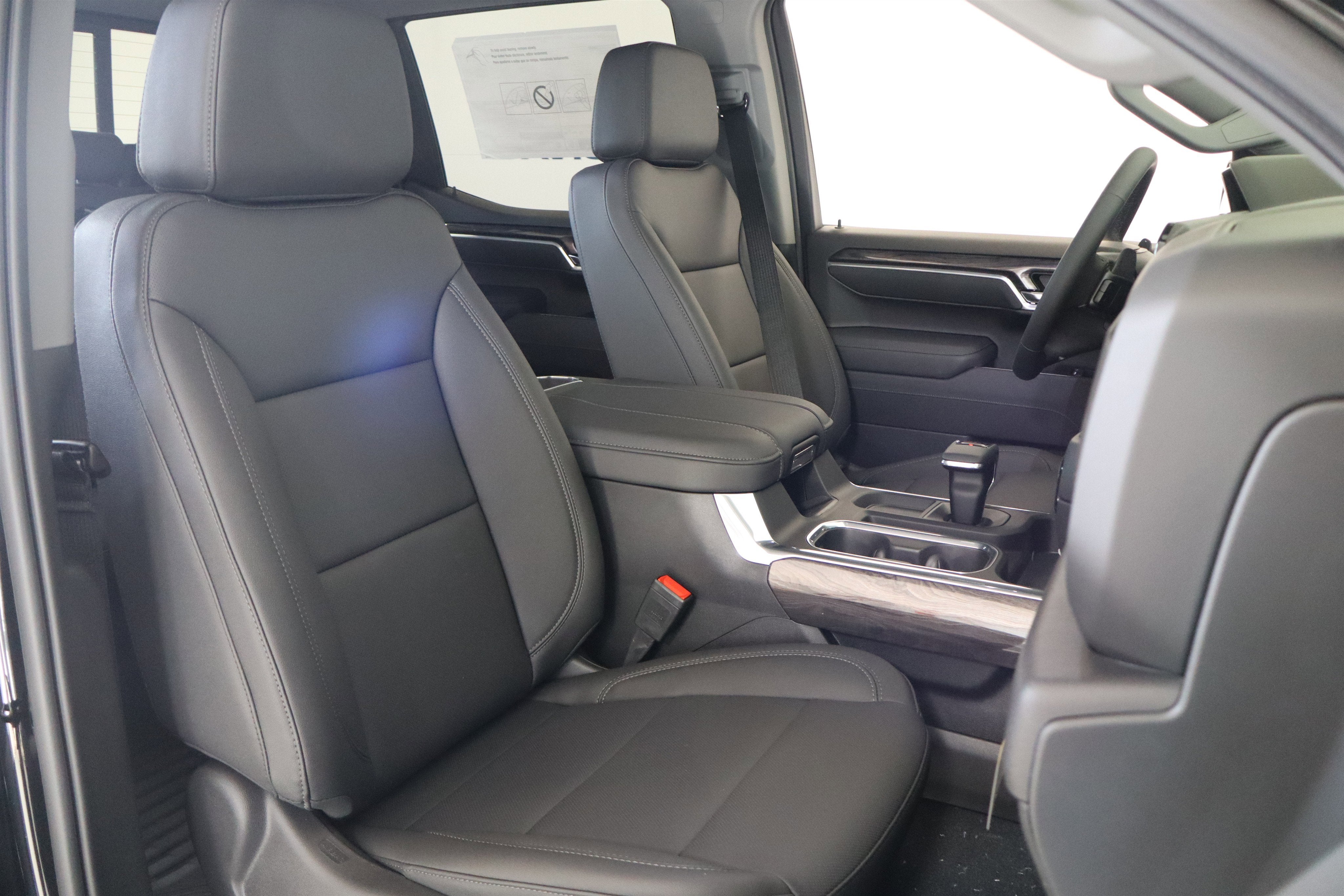 2026 Chevrolet Silverado 1500 LTZ Crew Cab 4WD