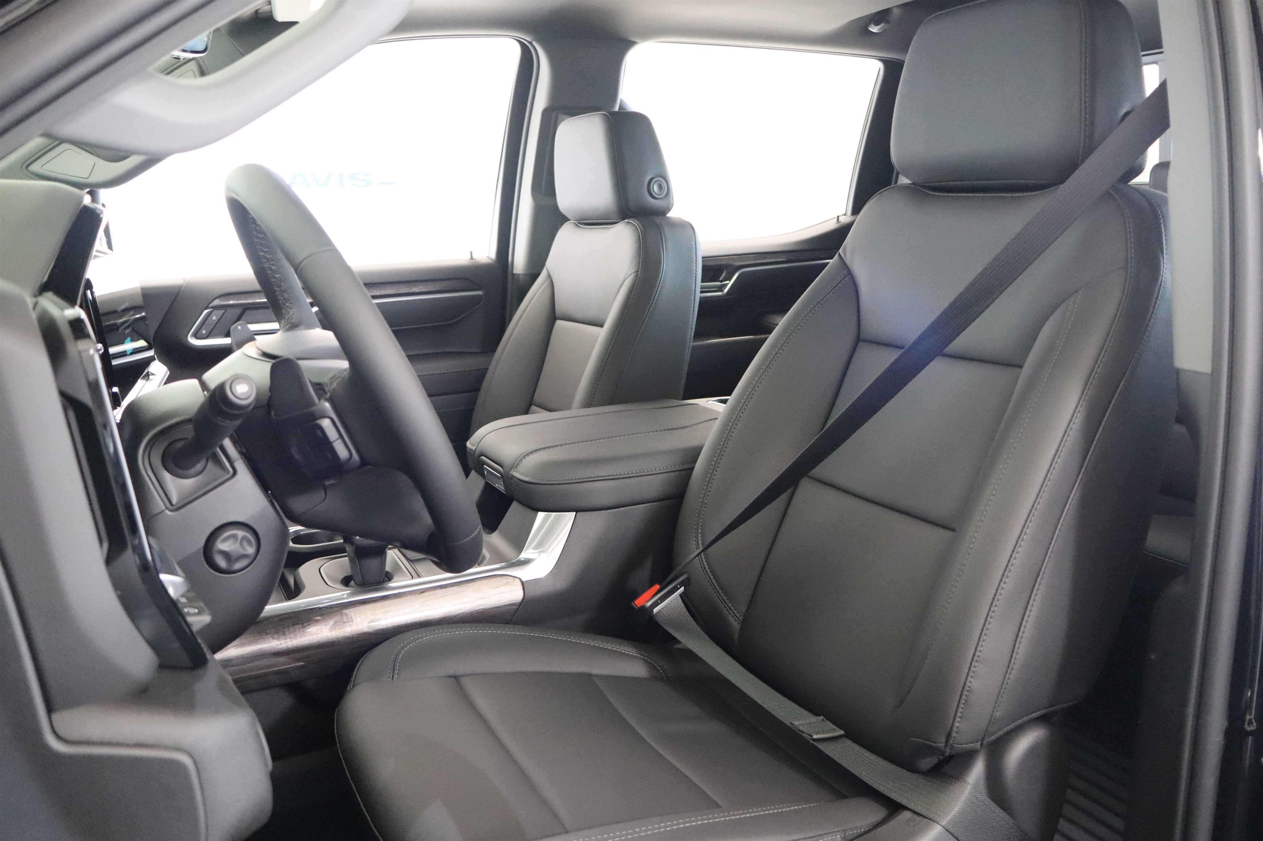 2026 Chevrolet Silverado 1500 LTZ Crew Cab 4WD