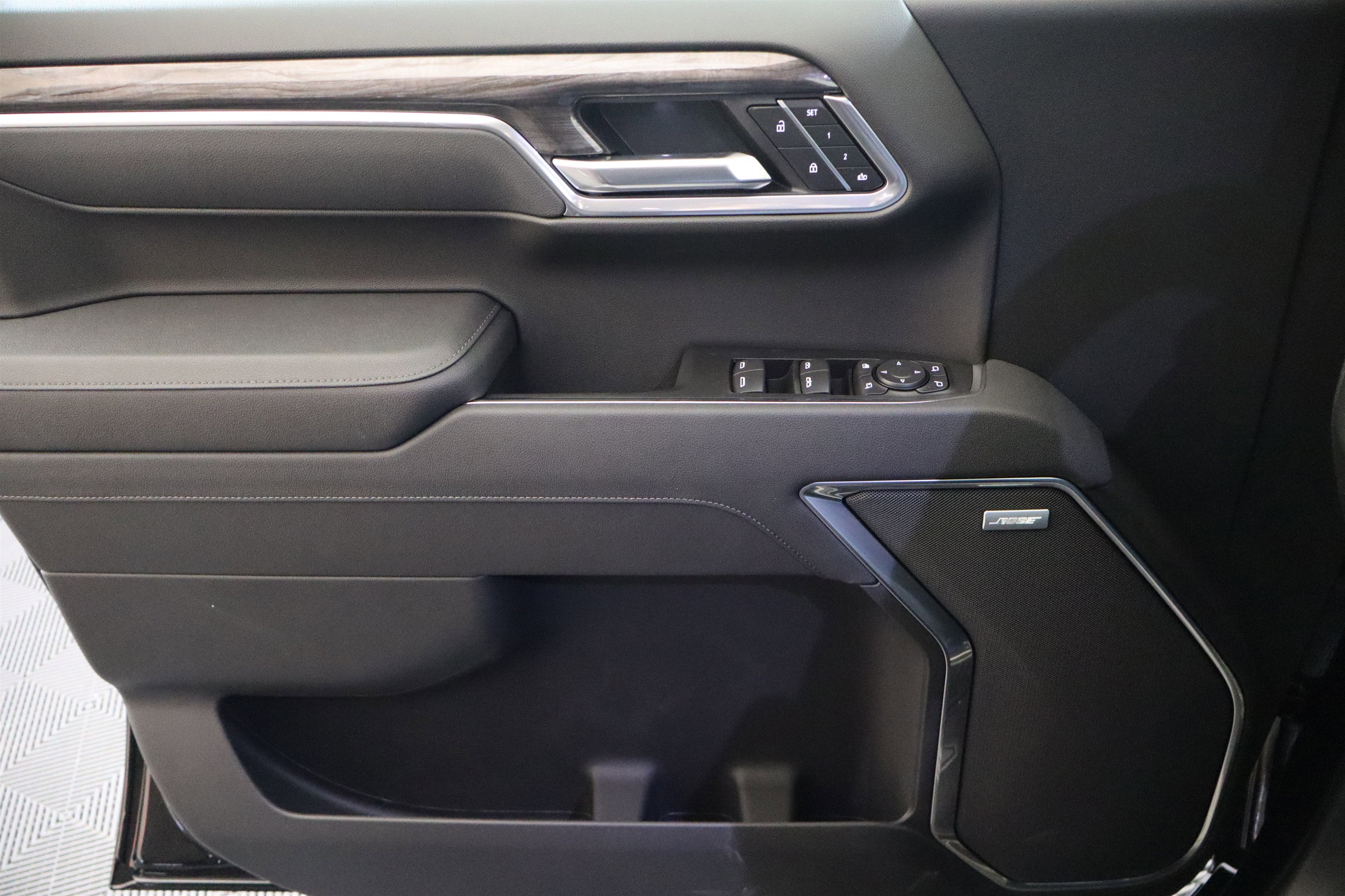 2026 Chevrolet Silverado 1500 LTZ Crew Cab 4WD