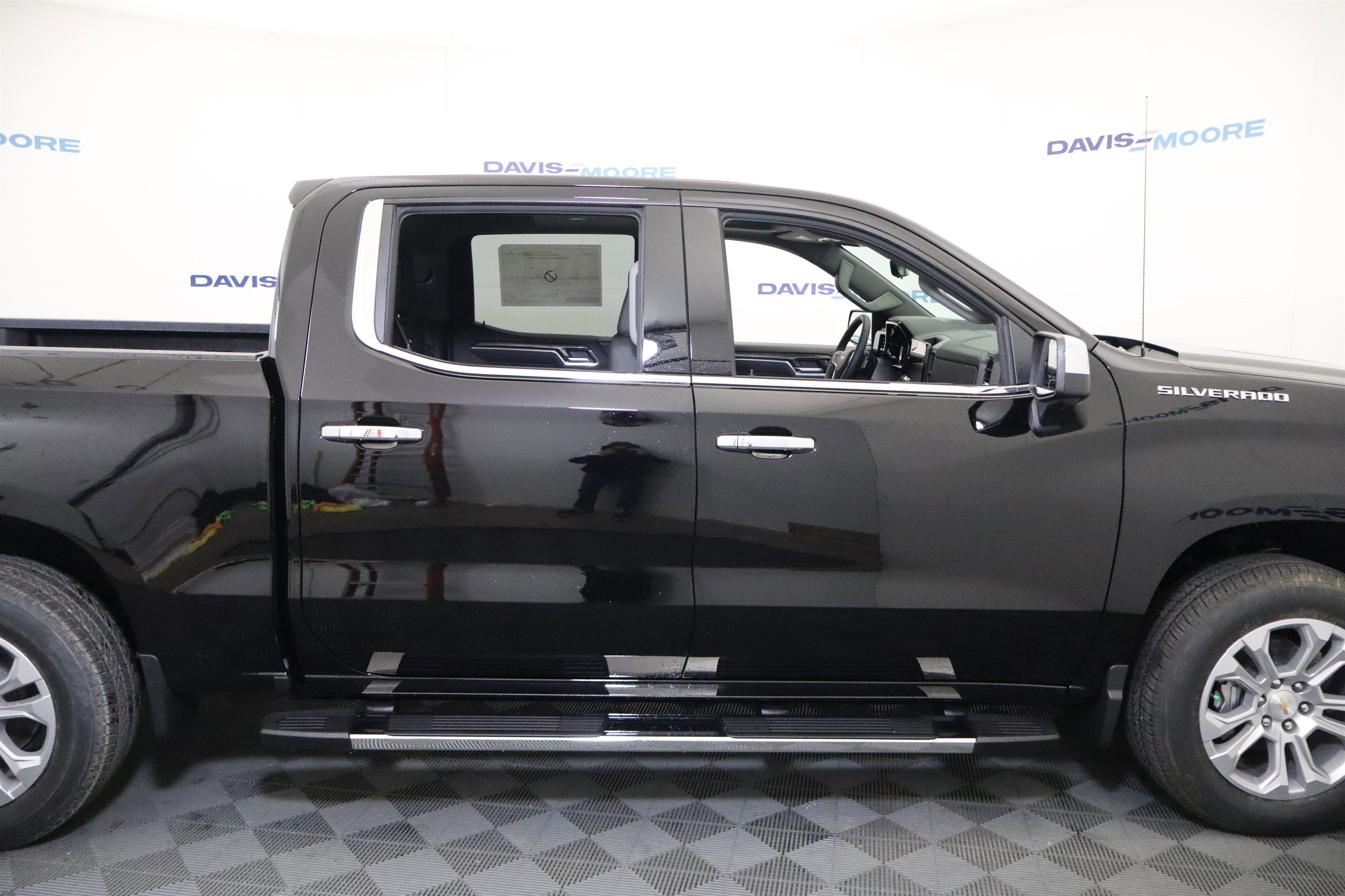 2026 Chevrolet Silverado 1500 LTZ Crew Cab 4WD