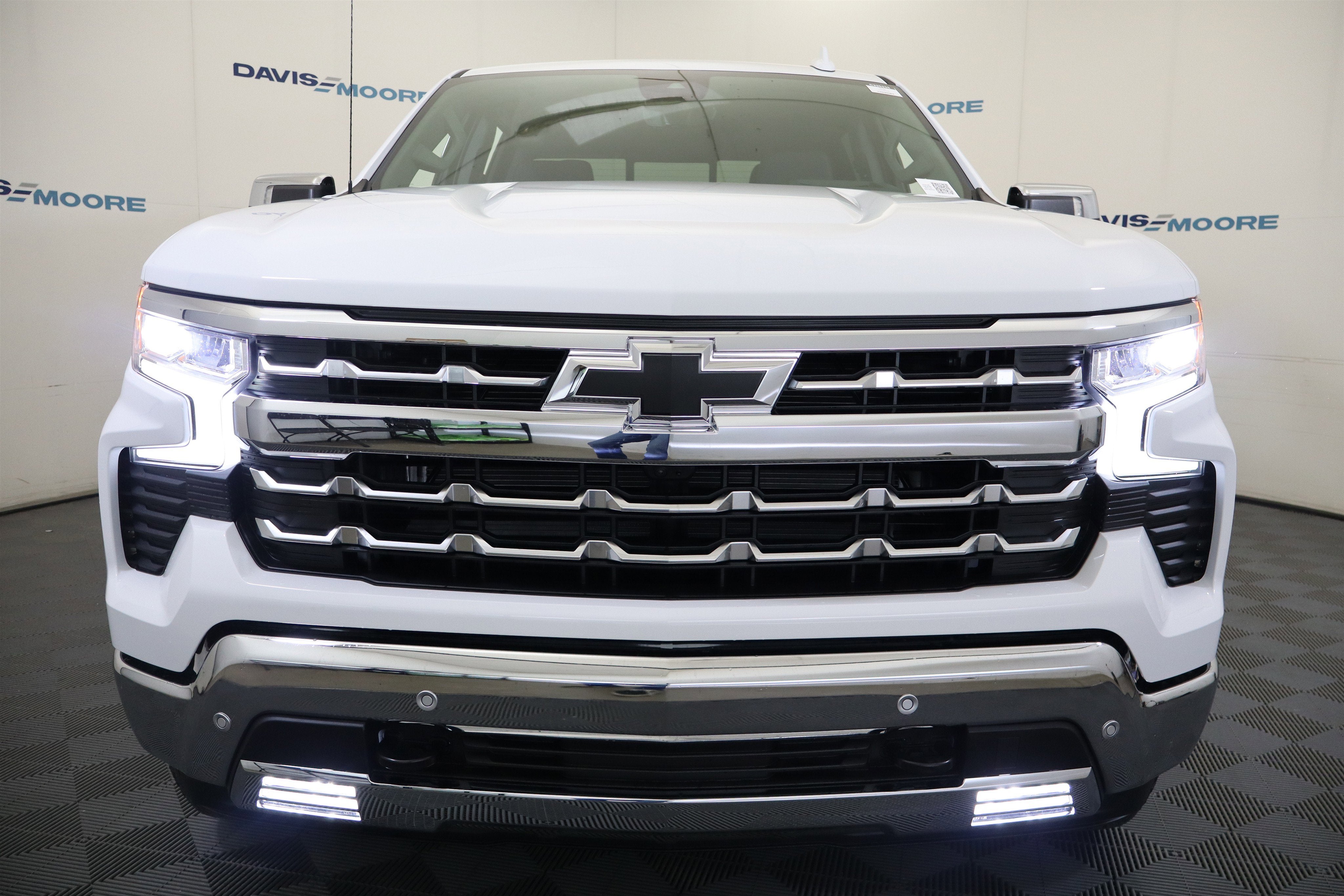 2026 Chevrolet Silverado 1500 LTZ Crew Cab 4WD