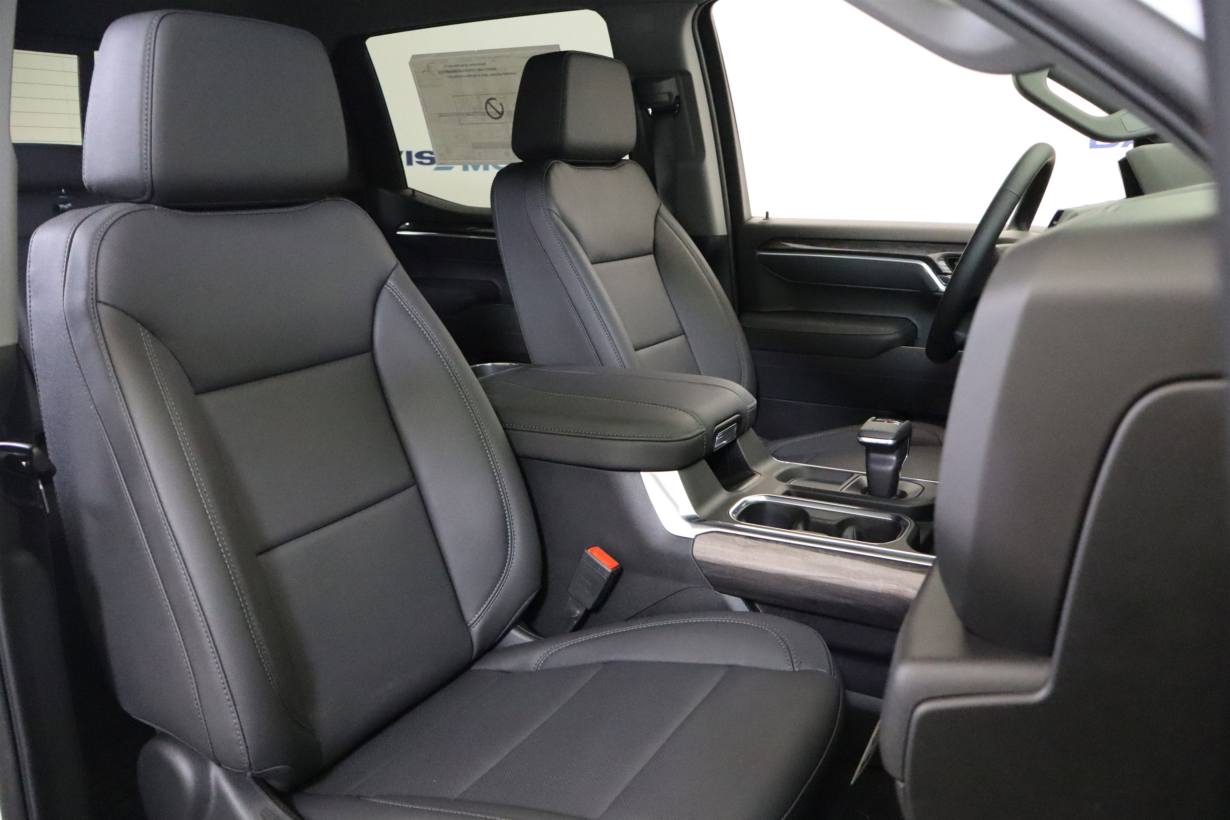 2026 Chevrolet Silverado 1500 LTZ Crew Cab 4WD