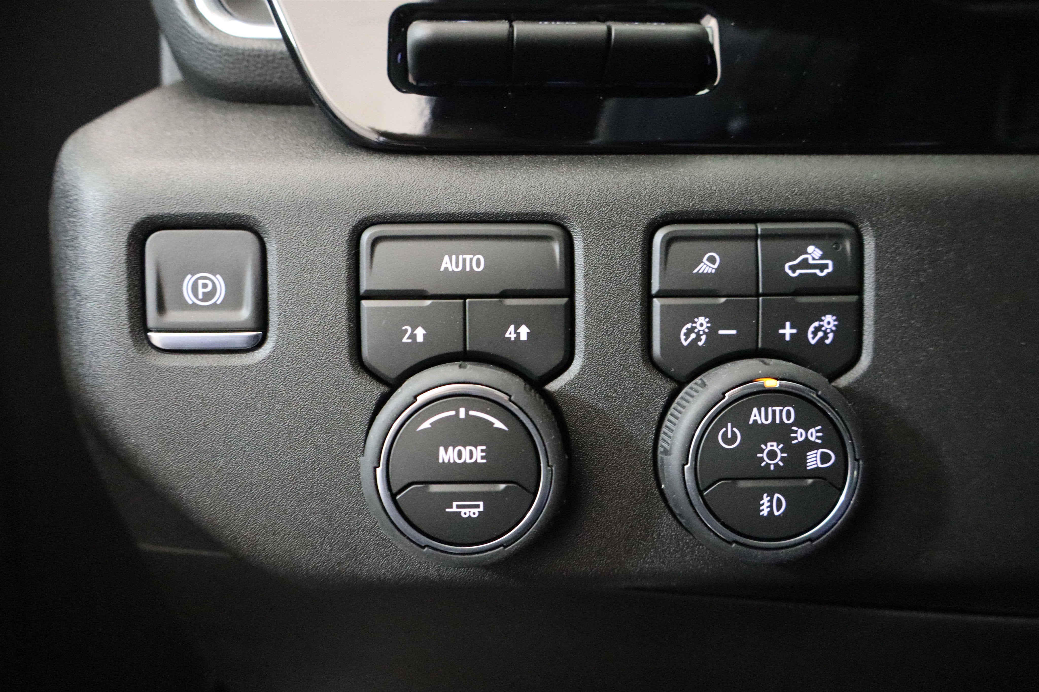 2026 Chevrolet Silverado 1500 LTZ Crew Cab 4WD