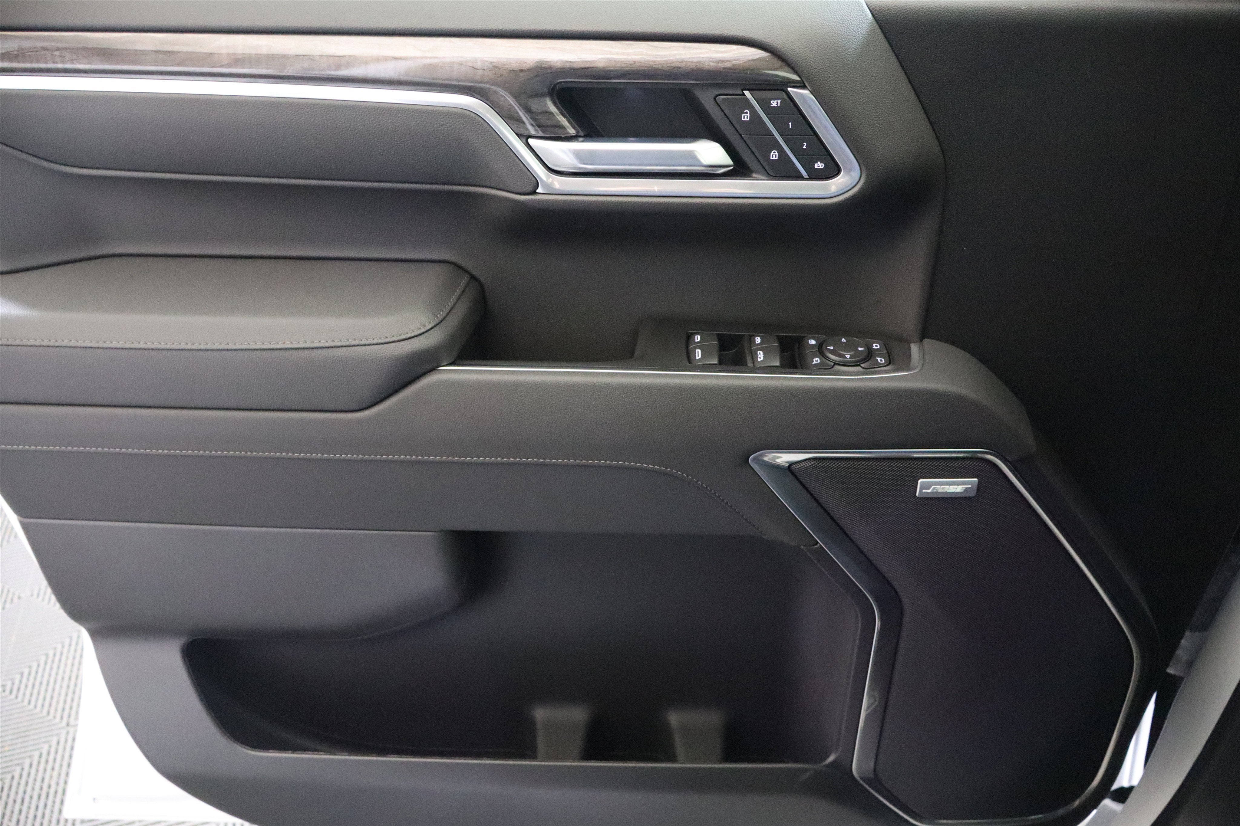 2026 Chevrolet Silverado 1500 LTZ Crew Cab 4WD