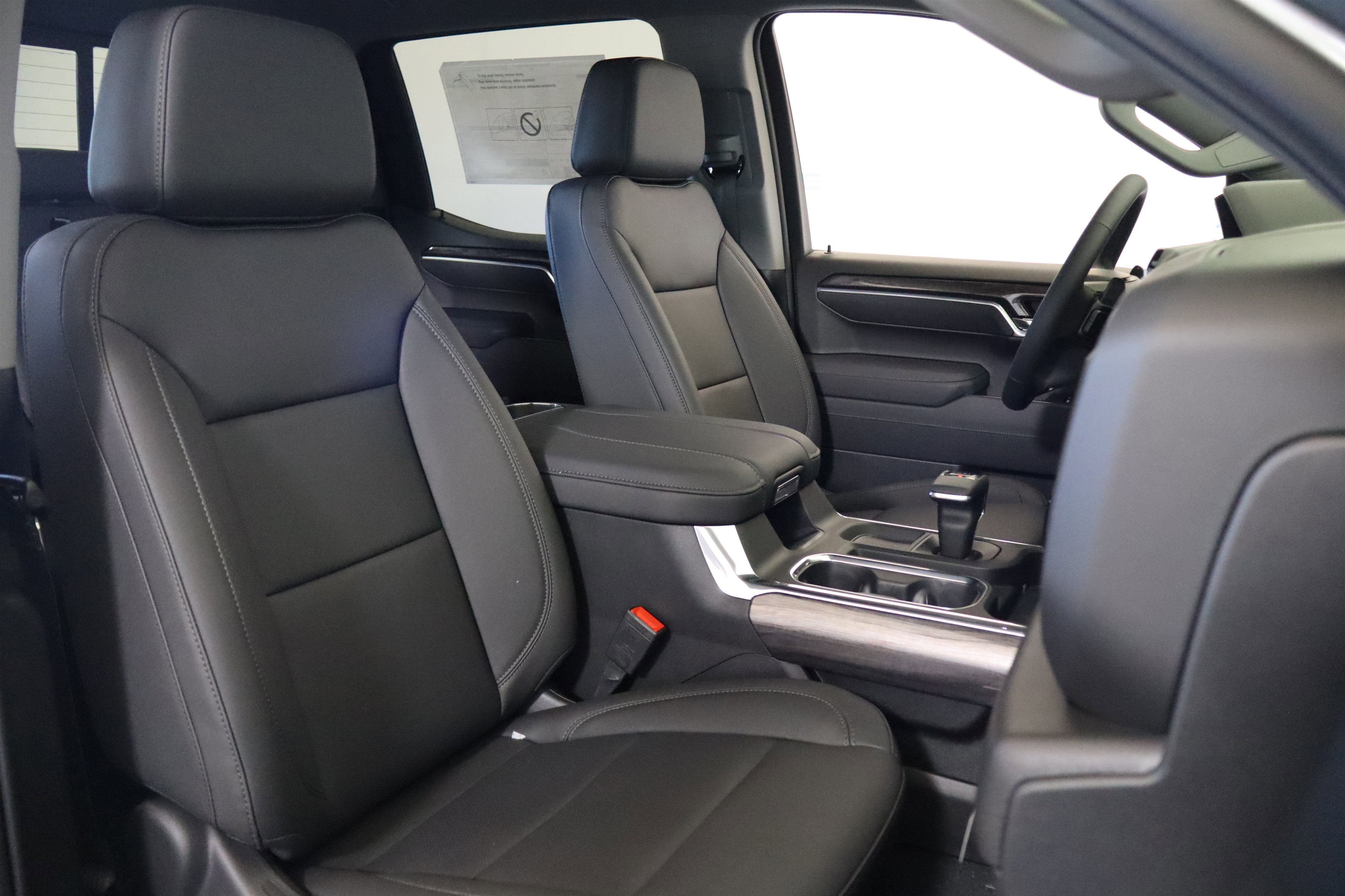 2026 Chevrolet Silverado 1500 LTZ Crew Cab 4WD