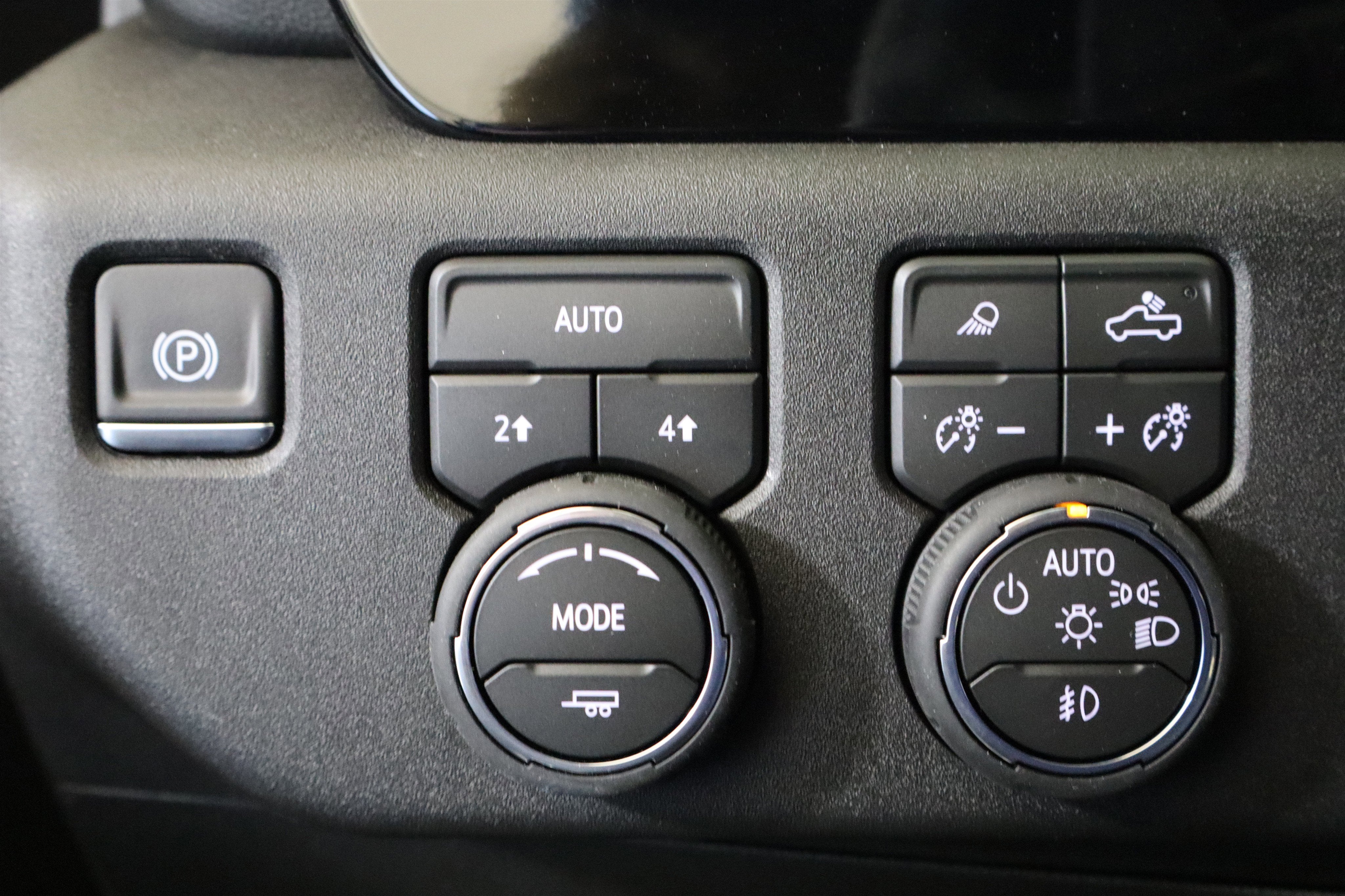 2026 Chevrolet Silverado 1500 LTZ Crew Cab 4WD