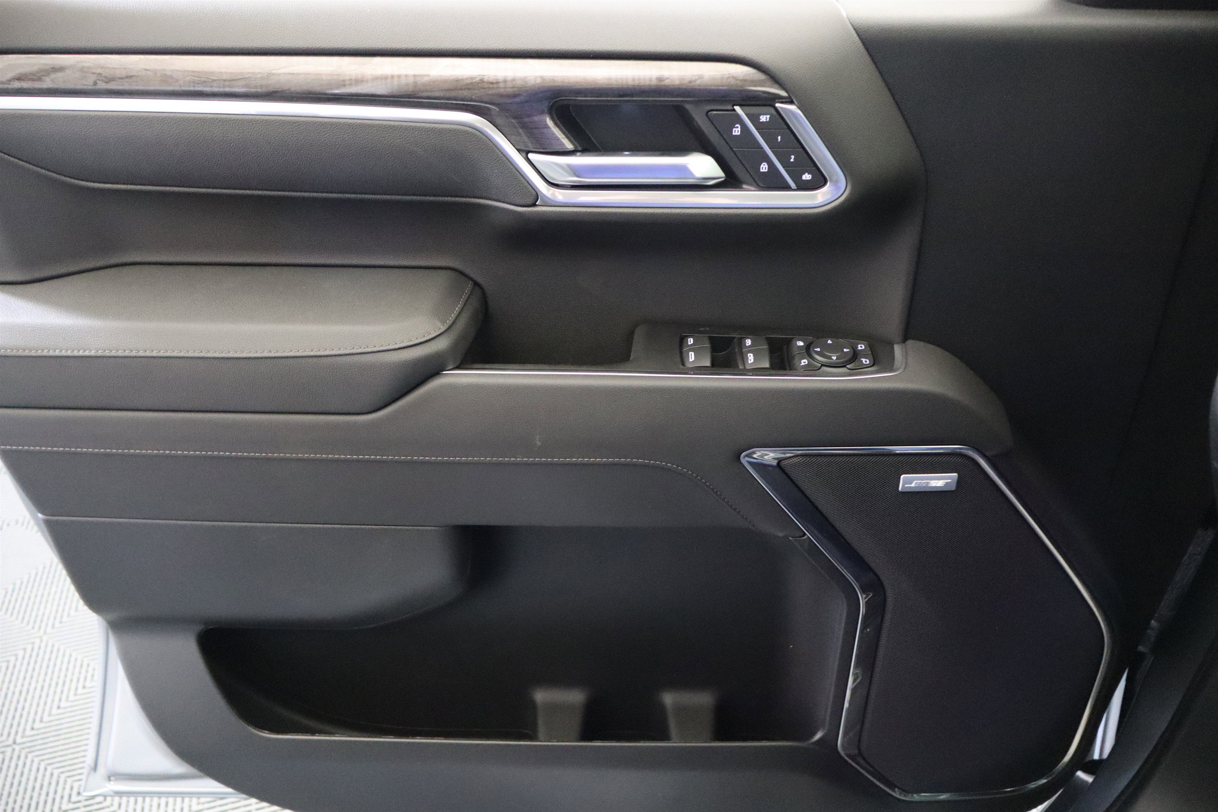 2026 Chevrolet Silverado 1500 LTZ Crew Cab 4WD