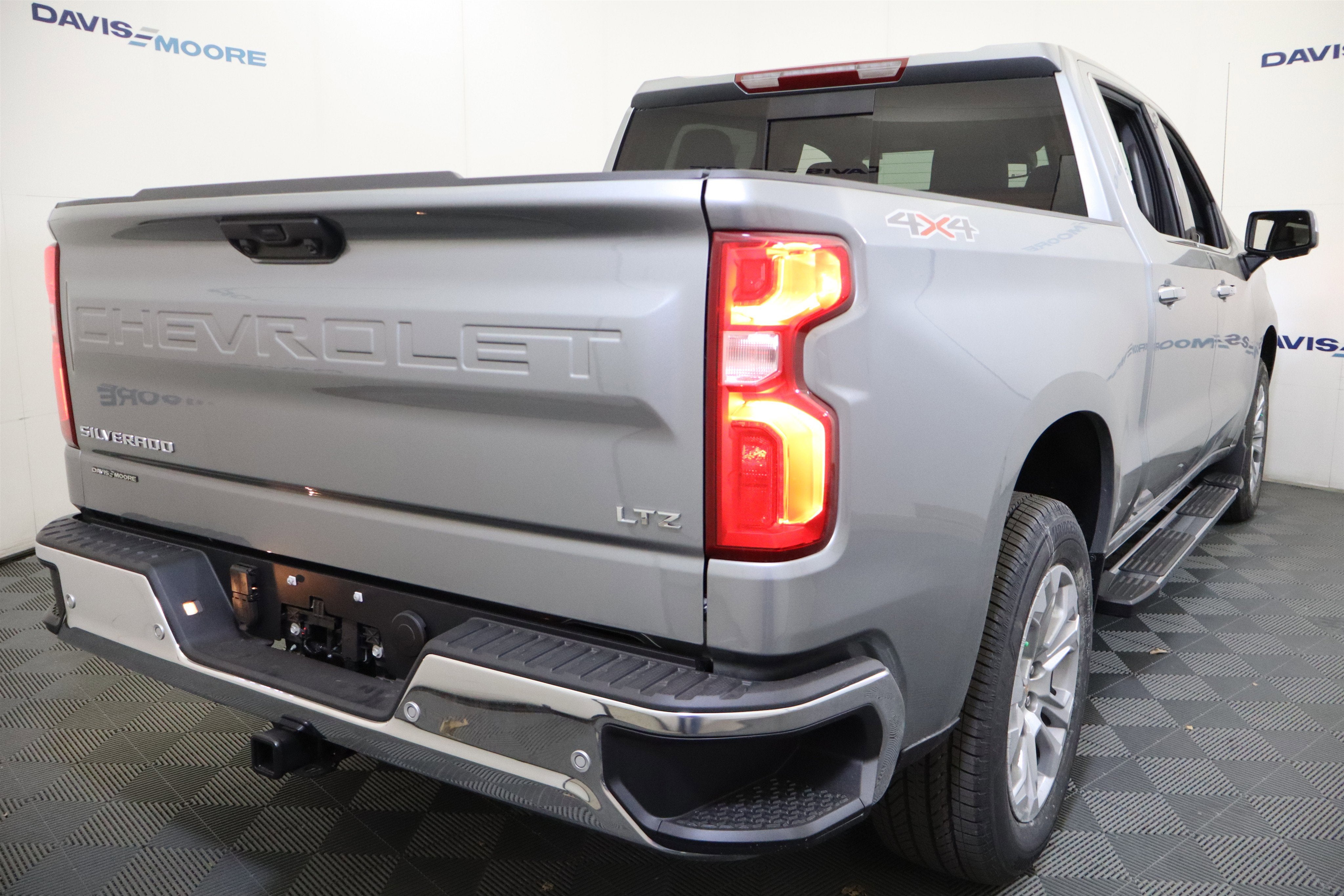 2026 Chevrolet Silverado 1500 LTZ Crew Cab 4WD