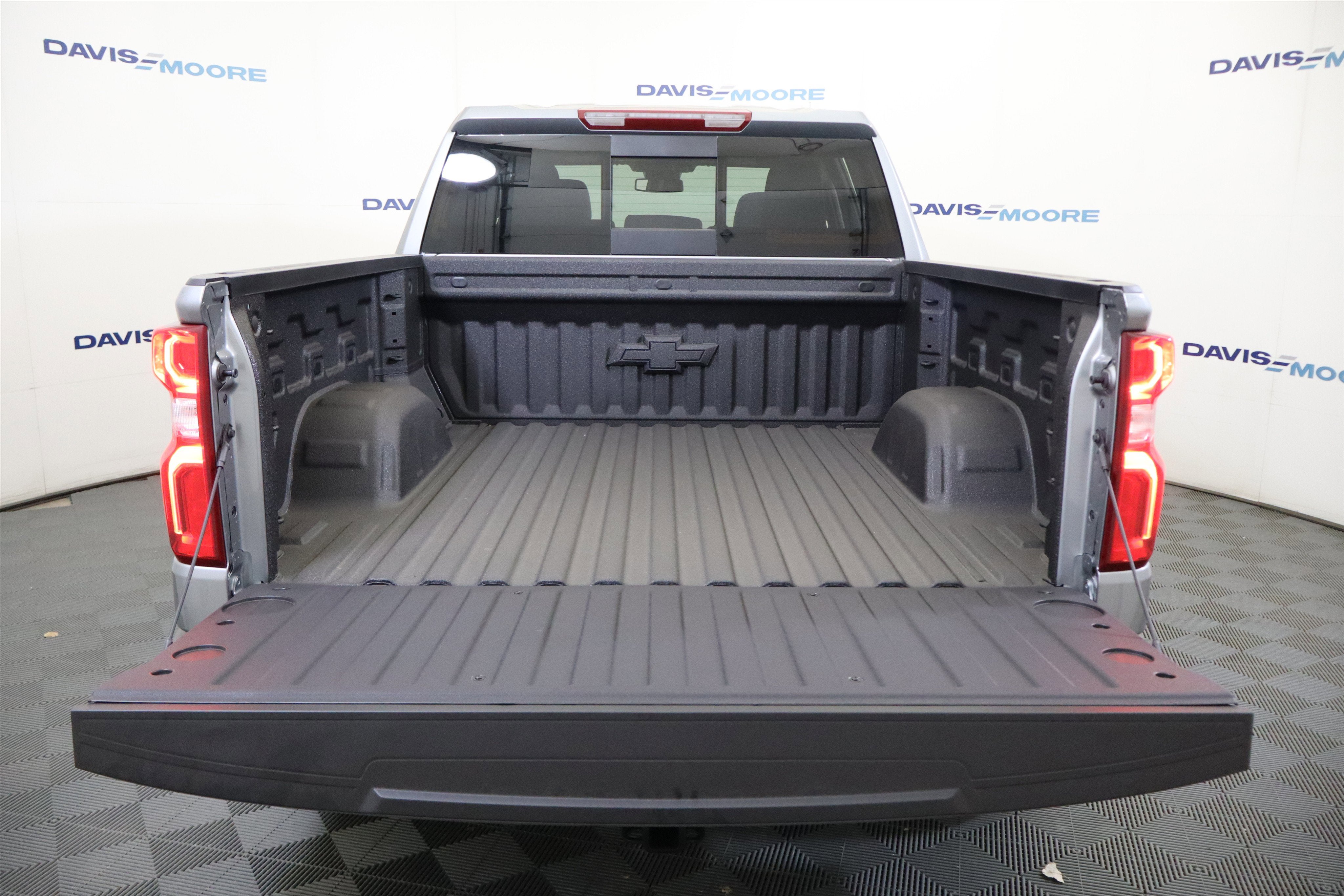 2026 Chevrolet Silverado 1500 LTZ Crew Cab 4WD