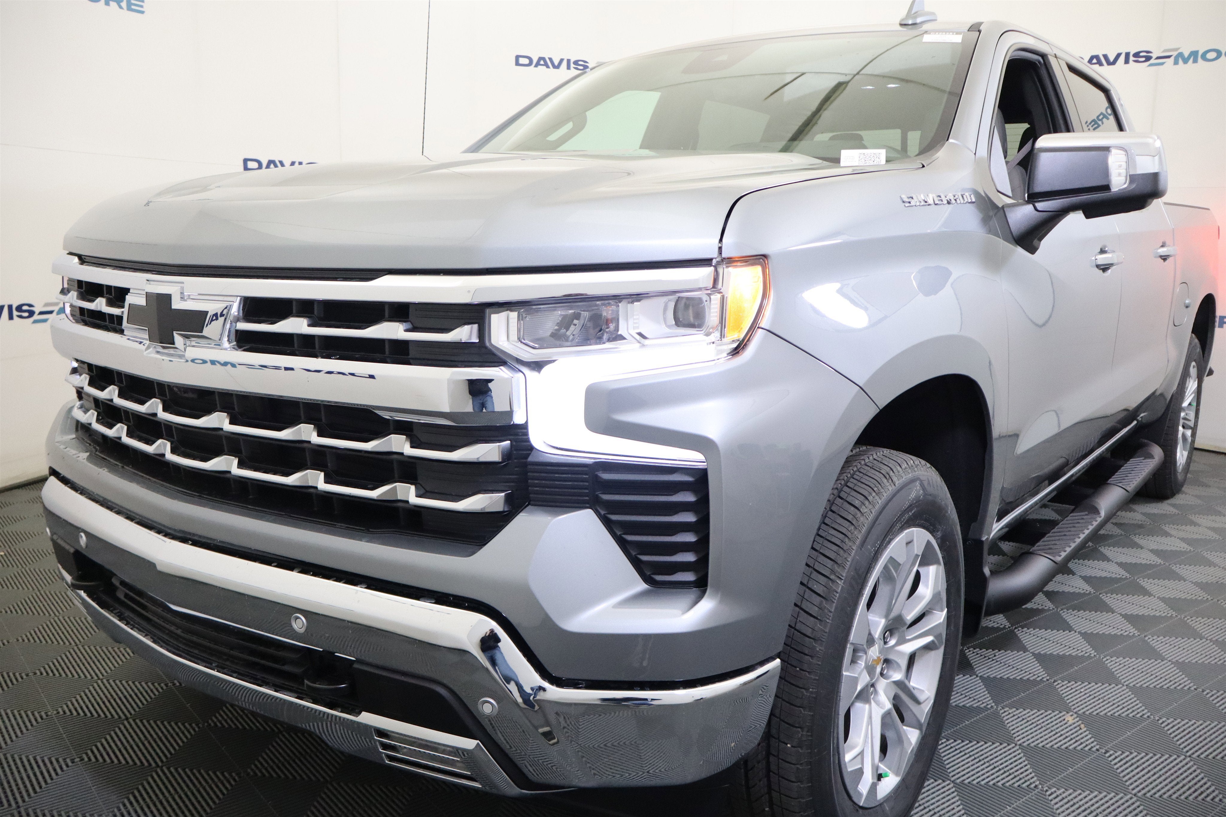 2026 Chevrolet Silverado 1500 LTZ Crew Cab 4WD