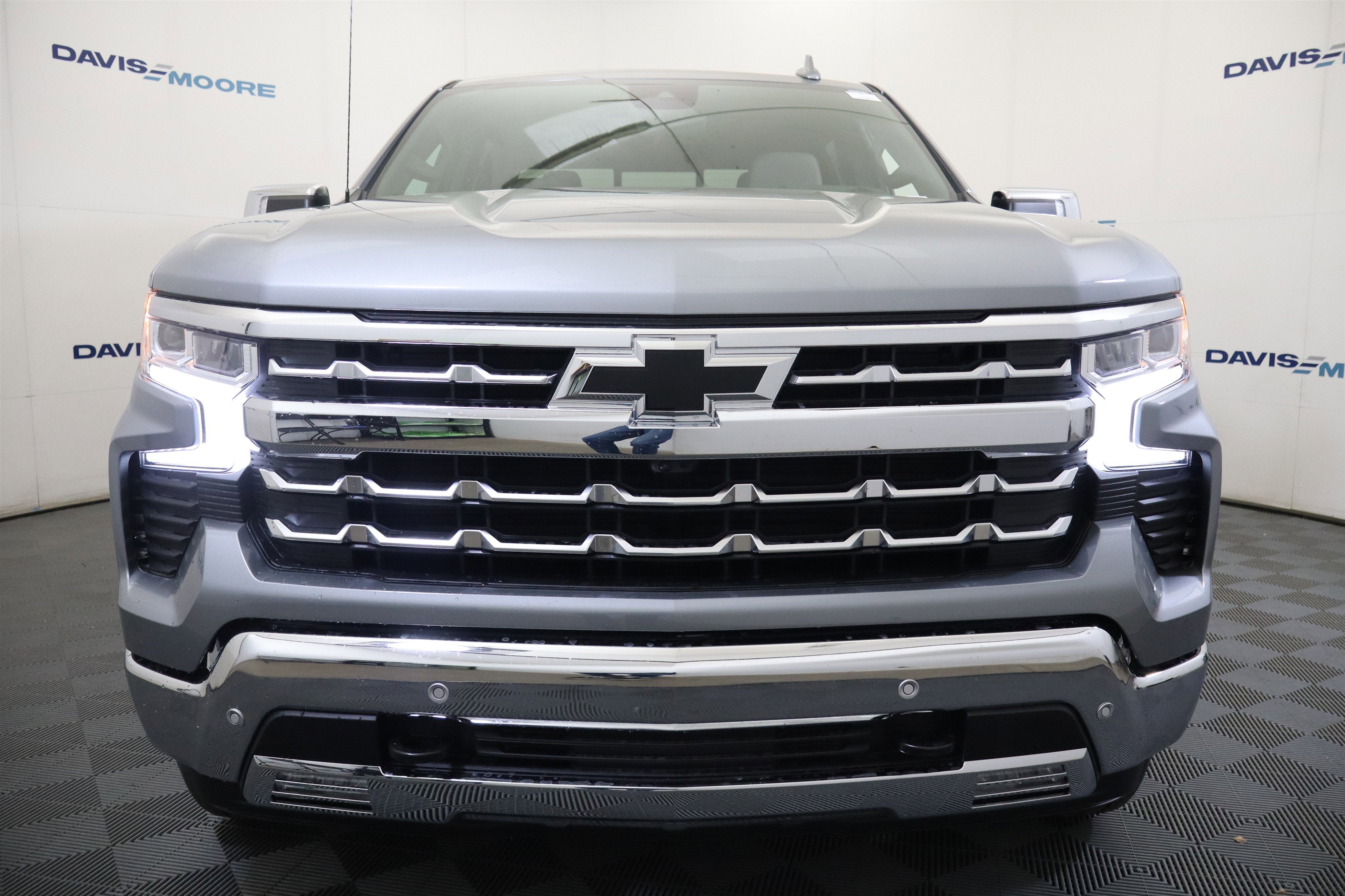 2026 Chevrolet Silverado 1500 LTZ Crew Cab 4WD