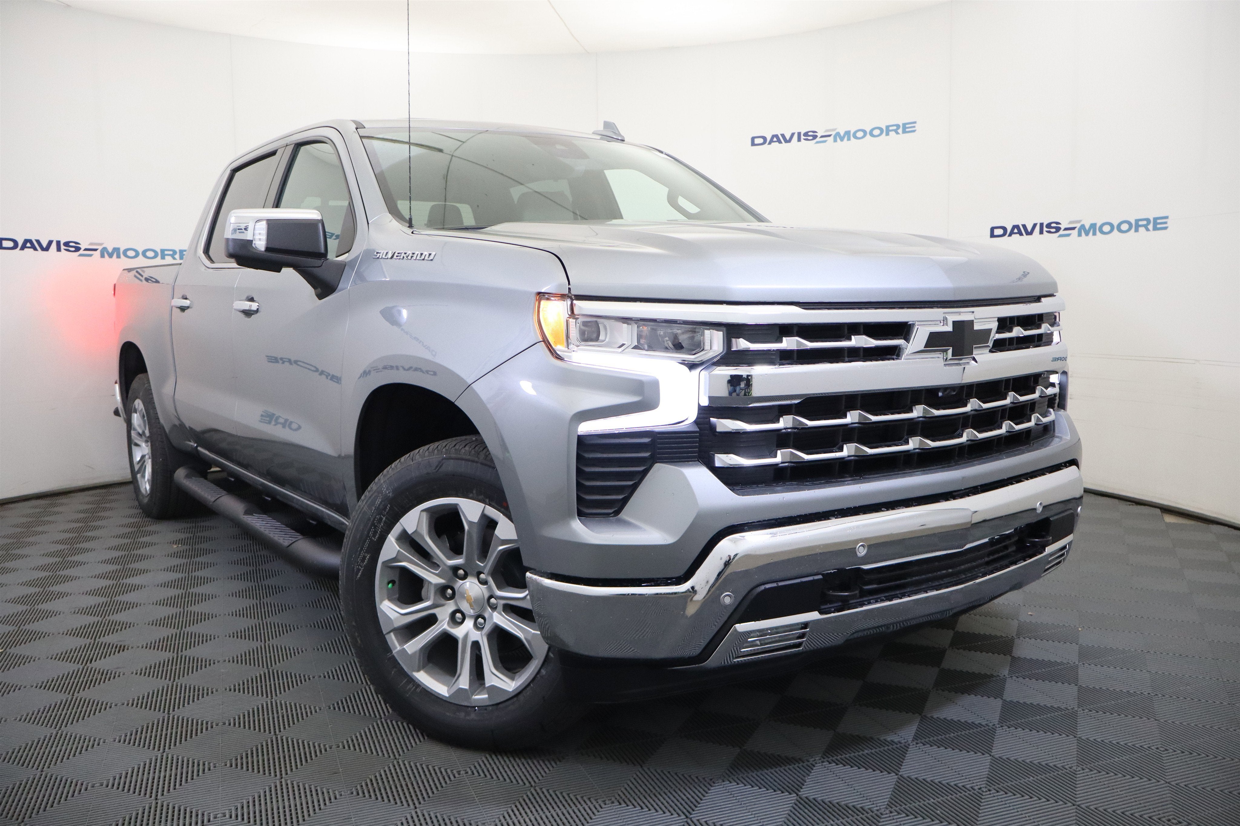 2026 Chevrolet Silverado 1500 LTZ Crew Cab 4WD