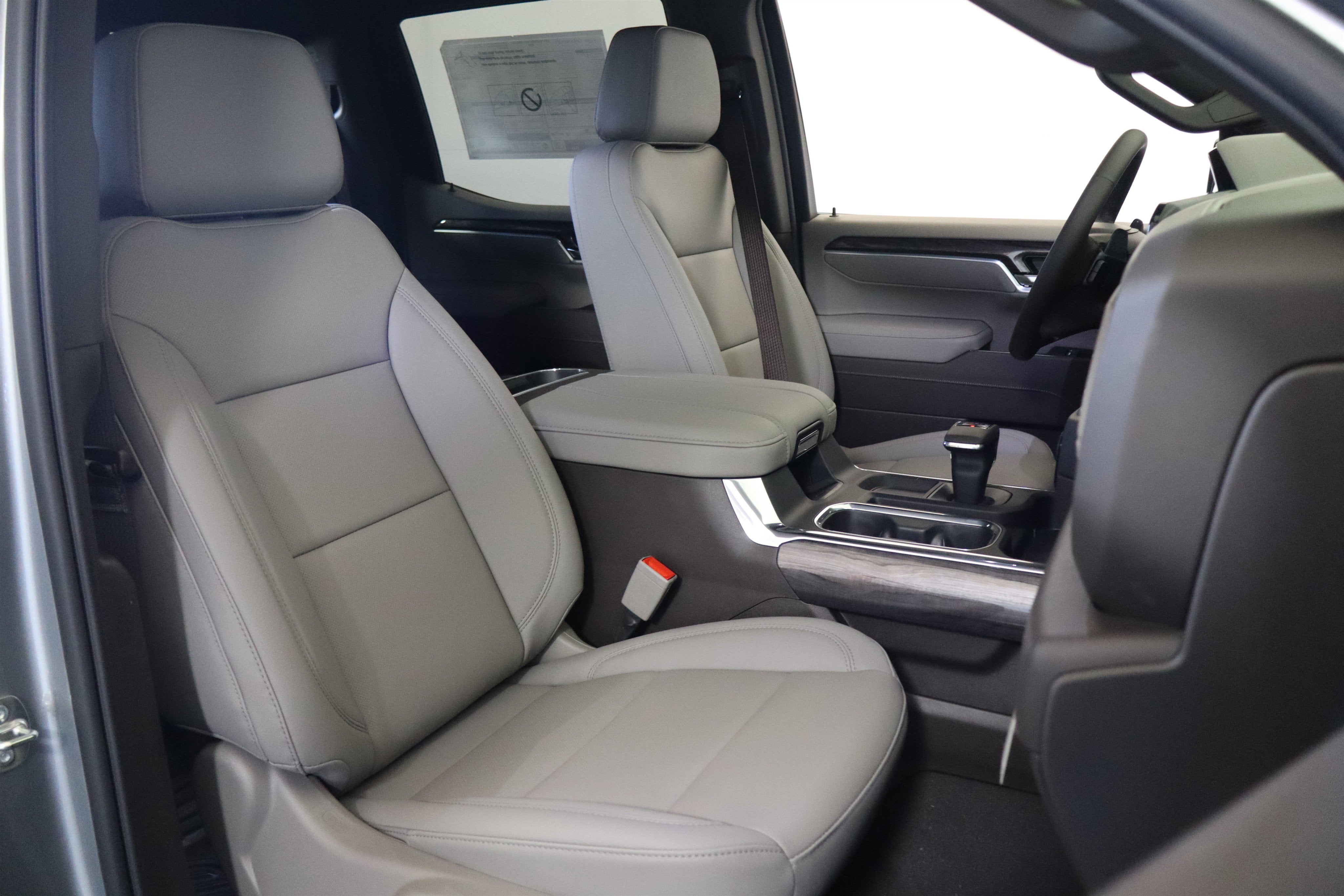 2026 Chevrolet Silverado 1500 LTZ Crew Cab 4WD