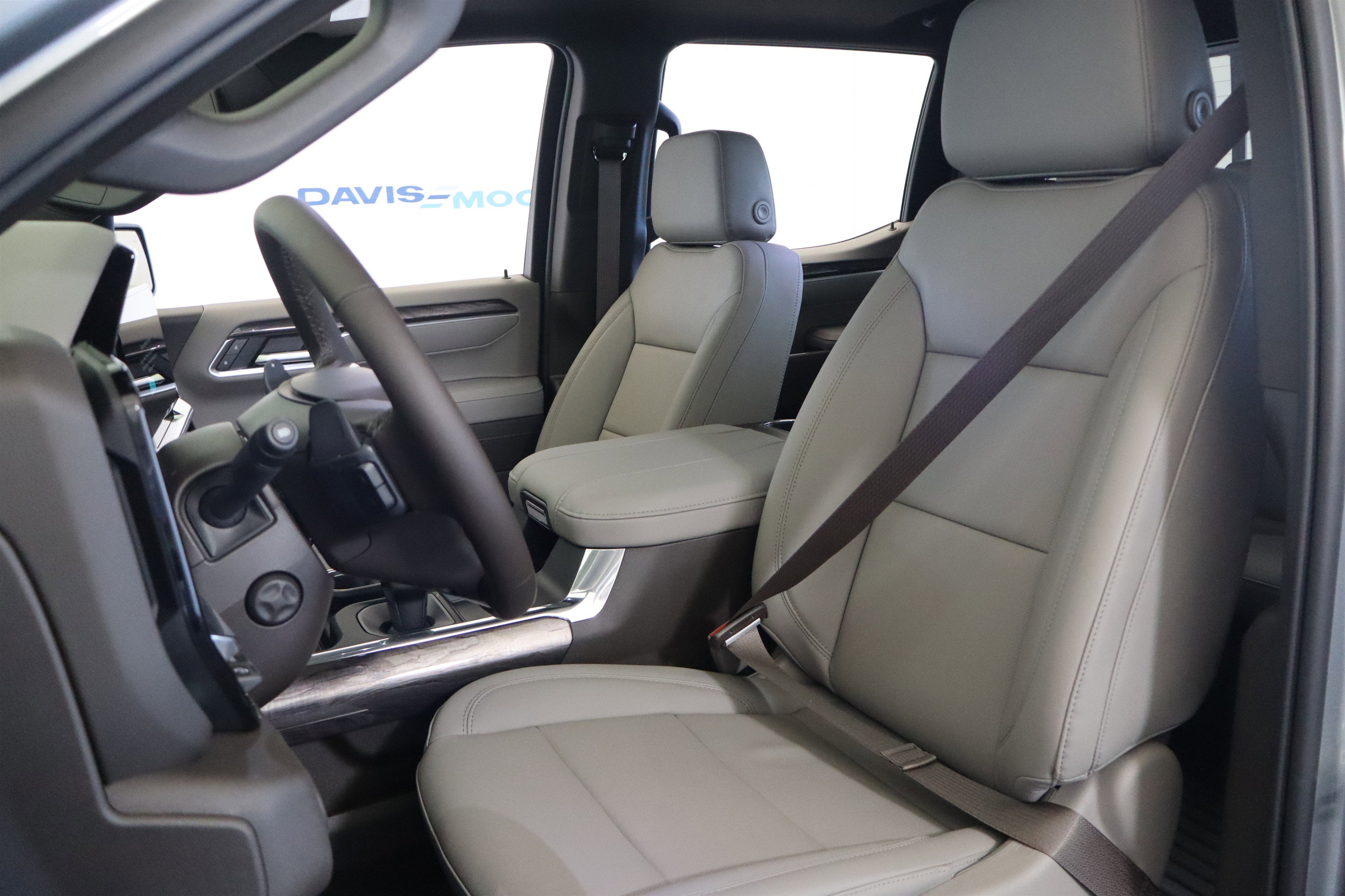 2026 Chevrolet Silverado 1500 LTZ Crew Cab 4WD