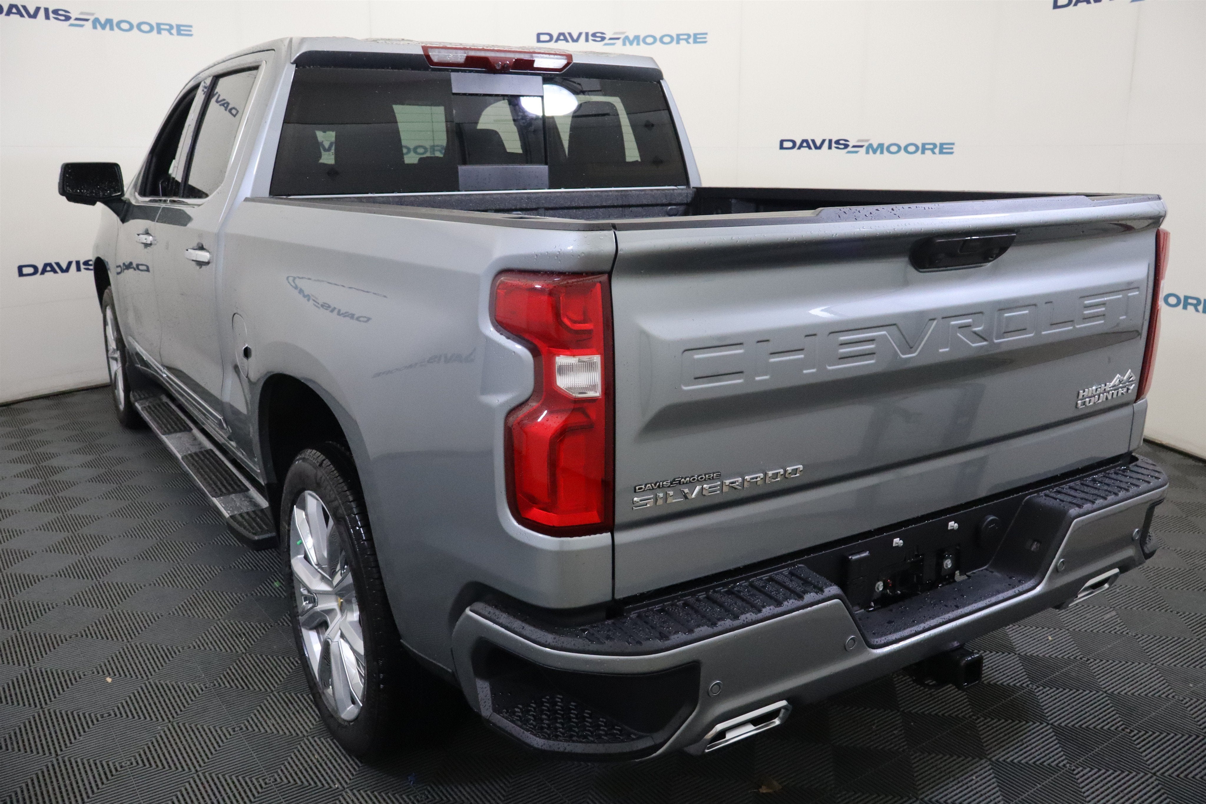 2026 Chevrolet Silverado 1500 High Country Crew Cab 4WD