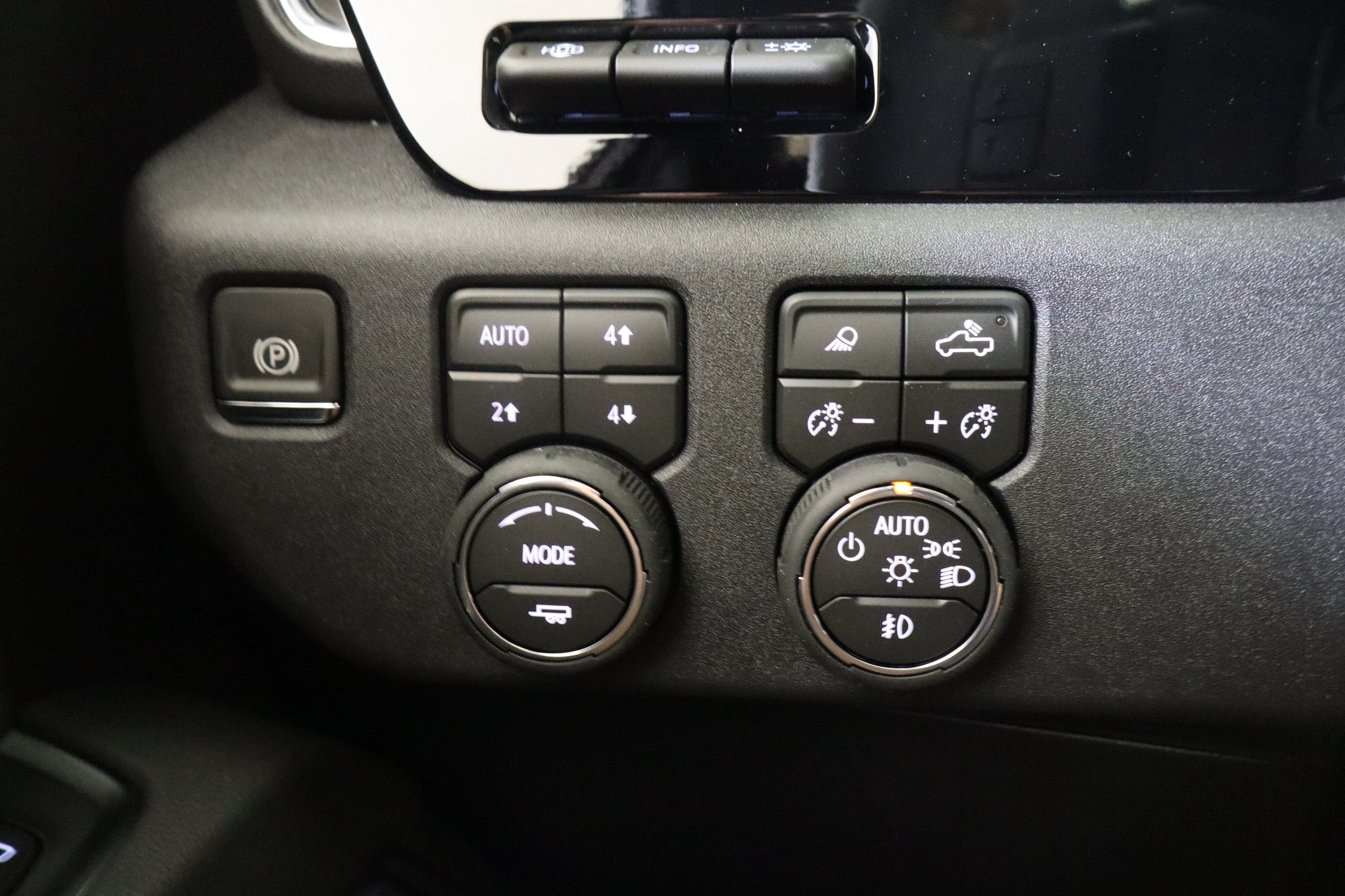 2026 Chevrolet Silverado 1500 High Country Crew Cab 4WD