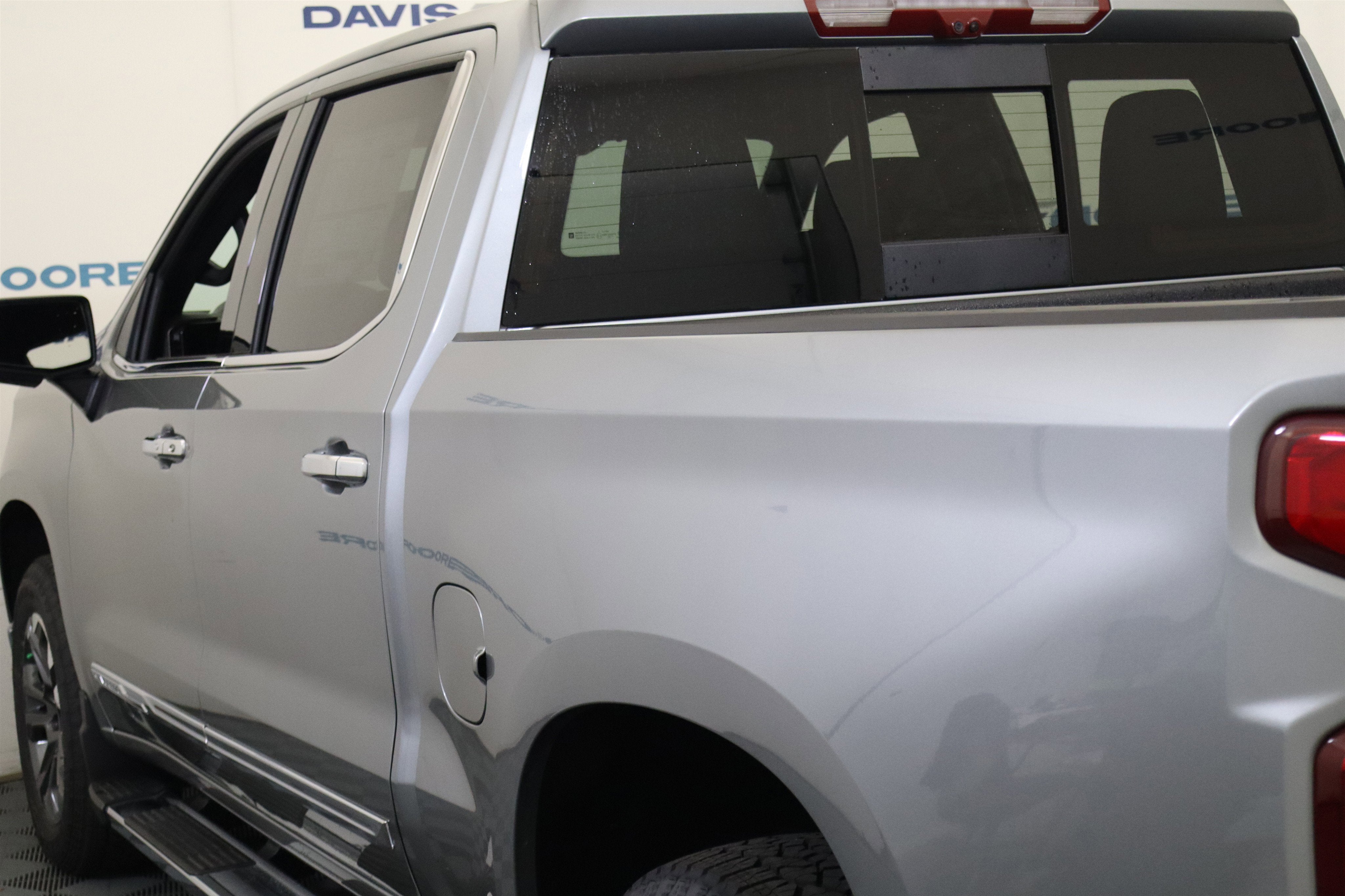 2026 Chevrolet Silverado 1500 High Country Crew Cab 4WD