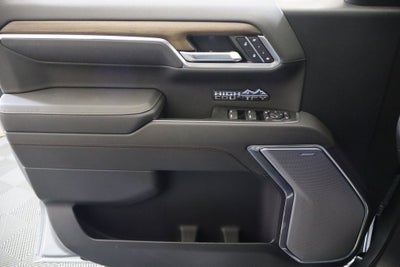 2026 Chevrolet Silverado 1500 High Country Crew Cab 4WD