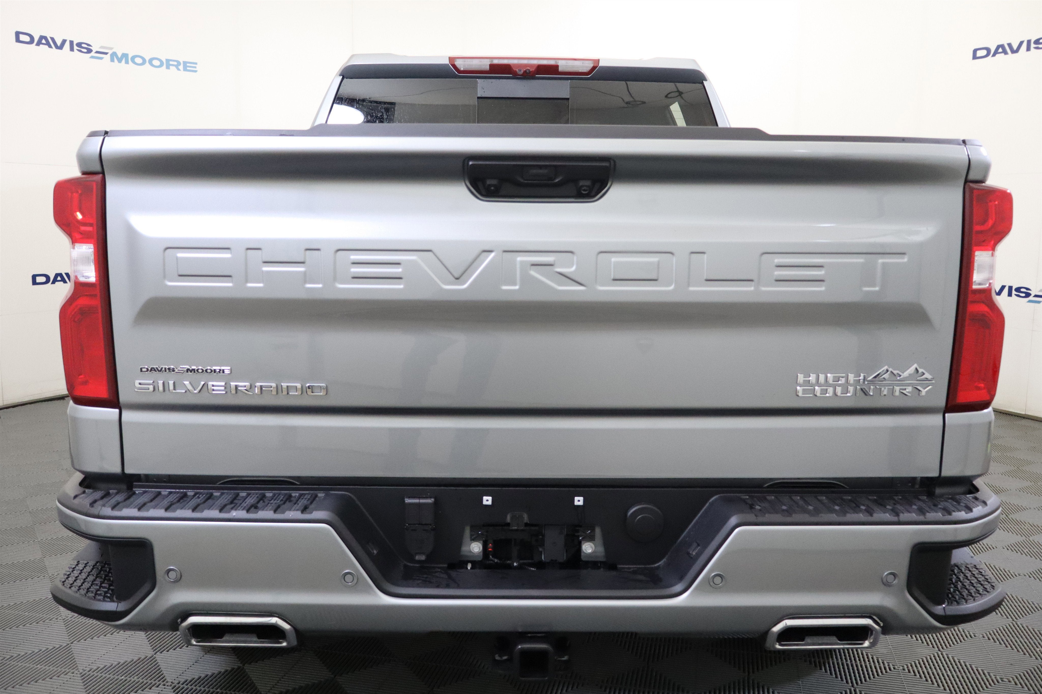 2026 Chevrolet Silverado 1500 High Country Crew Cab 4WD