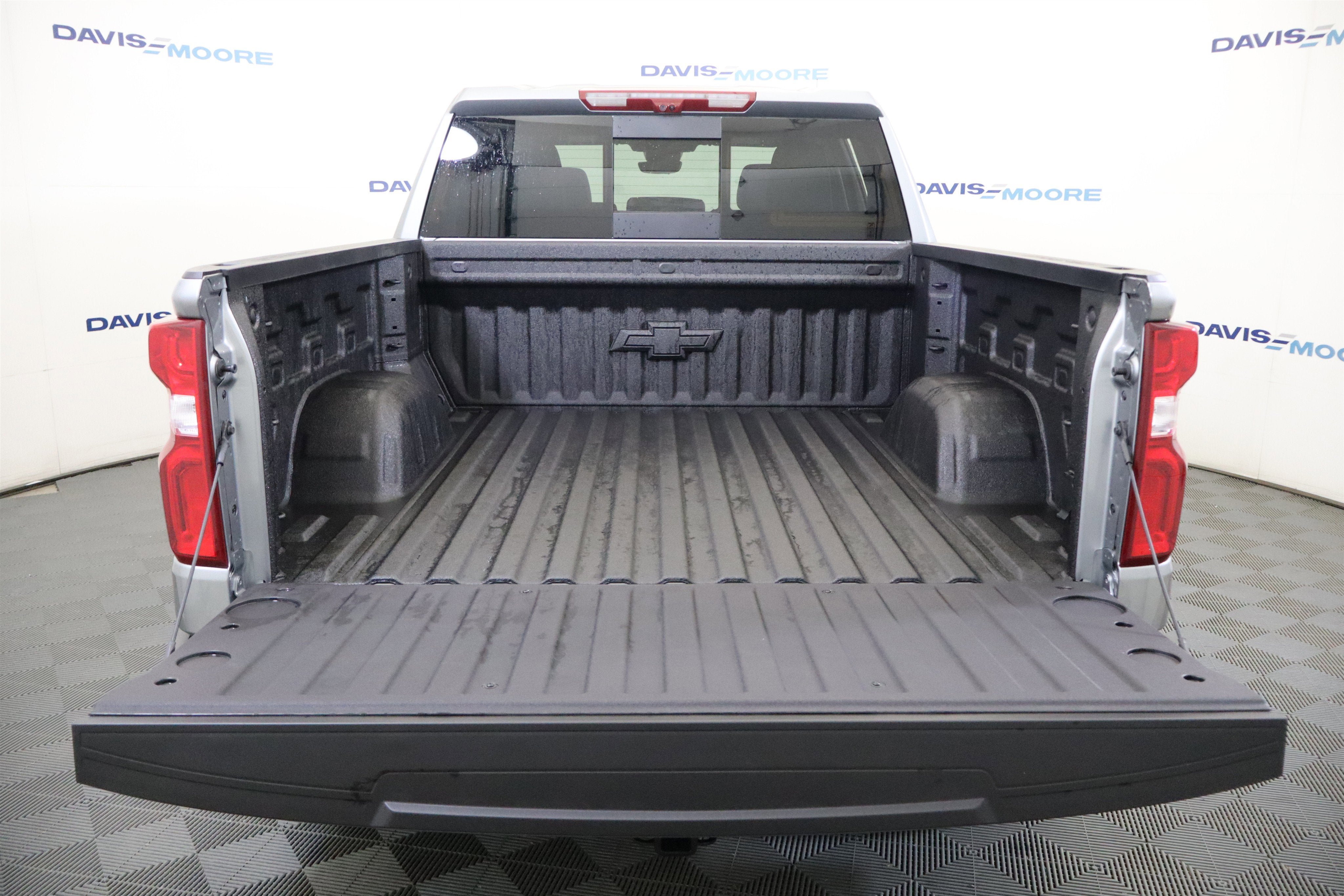 2026 Chevrolet Silverado 1500 High Country Crew Cab 4WD