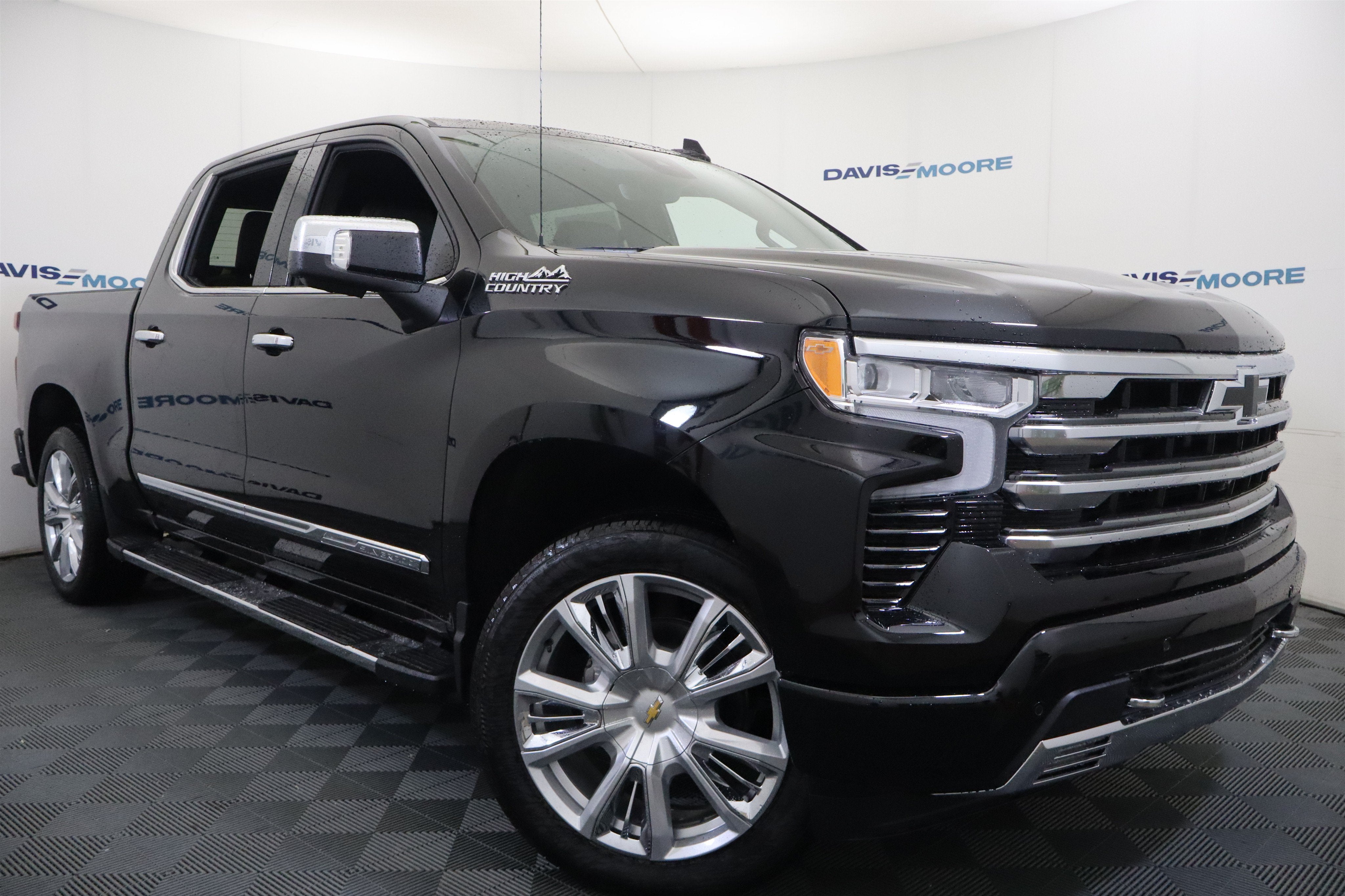 2026 Chevrolet Silverado 1500 High Country Crew Cab 4WD