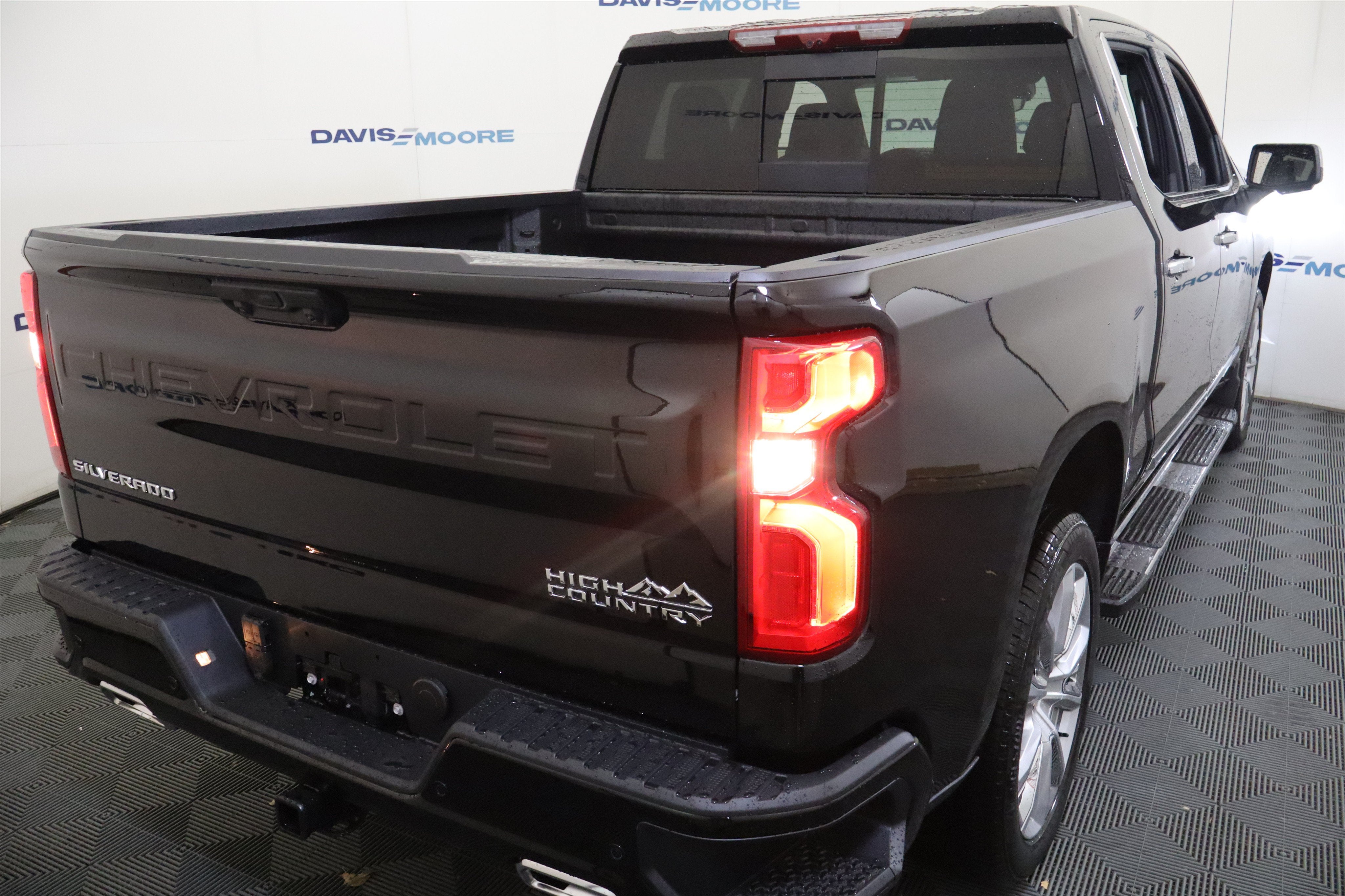 2026 Chevrolet Silverado 1500 High Country Crew Cab 4WD