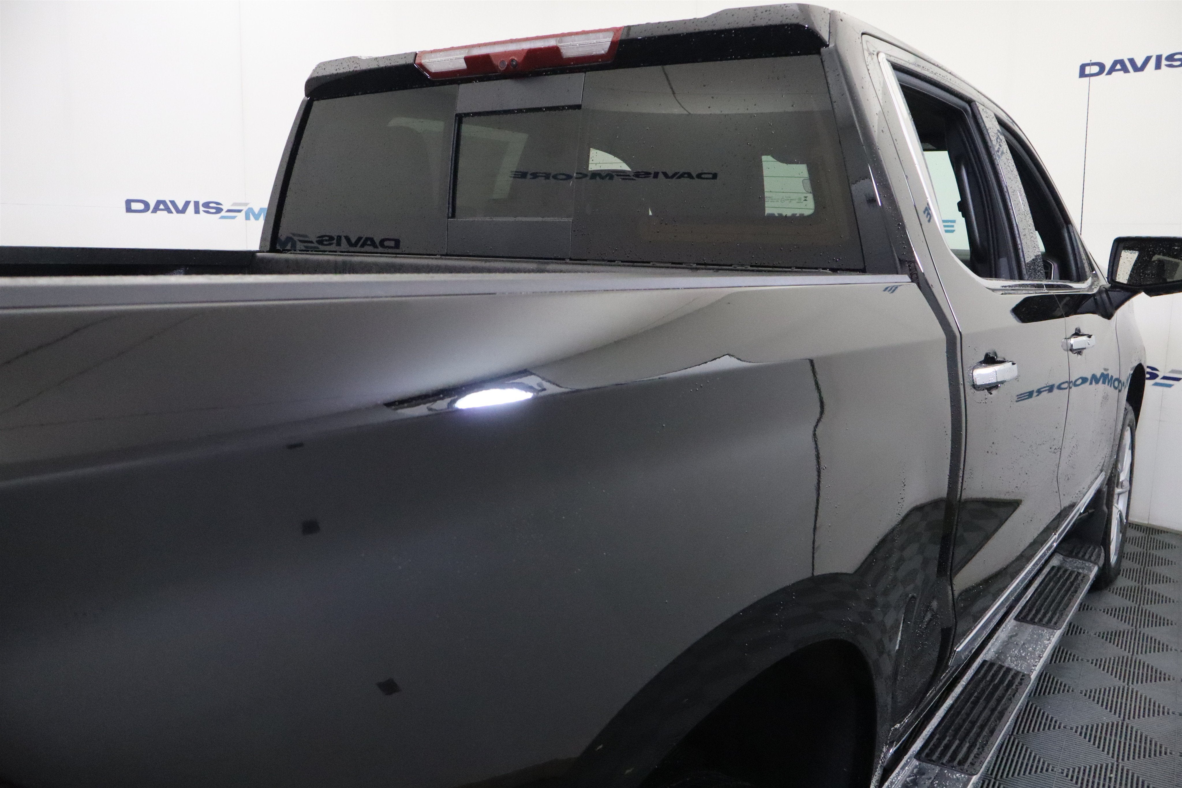 2026 Chevrolet Silverado 1500 High Country Crew Cab 4WD