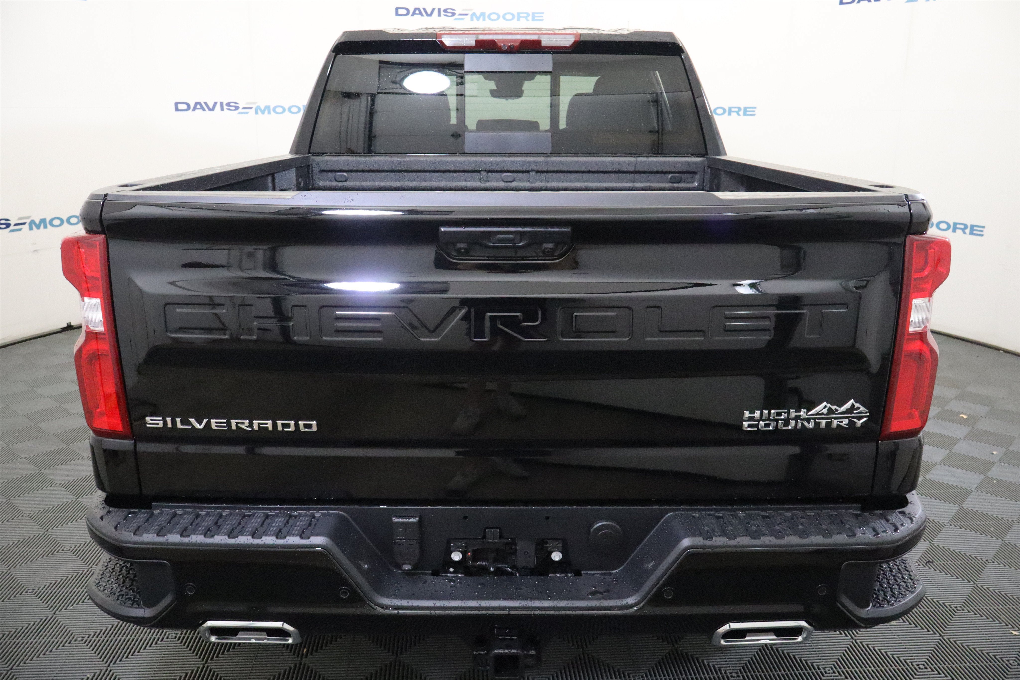 2026 Chevrolet Silverado 1500 High Country Crew Cab 4WD