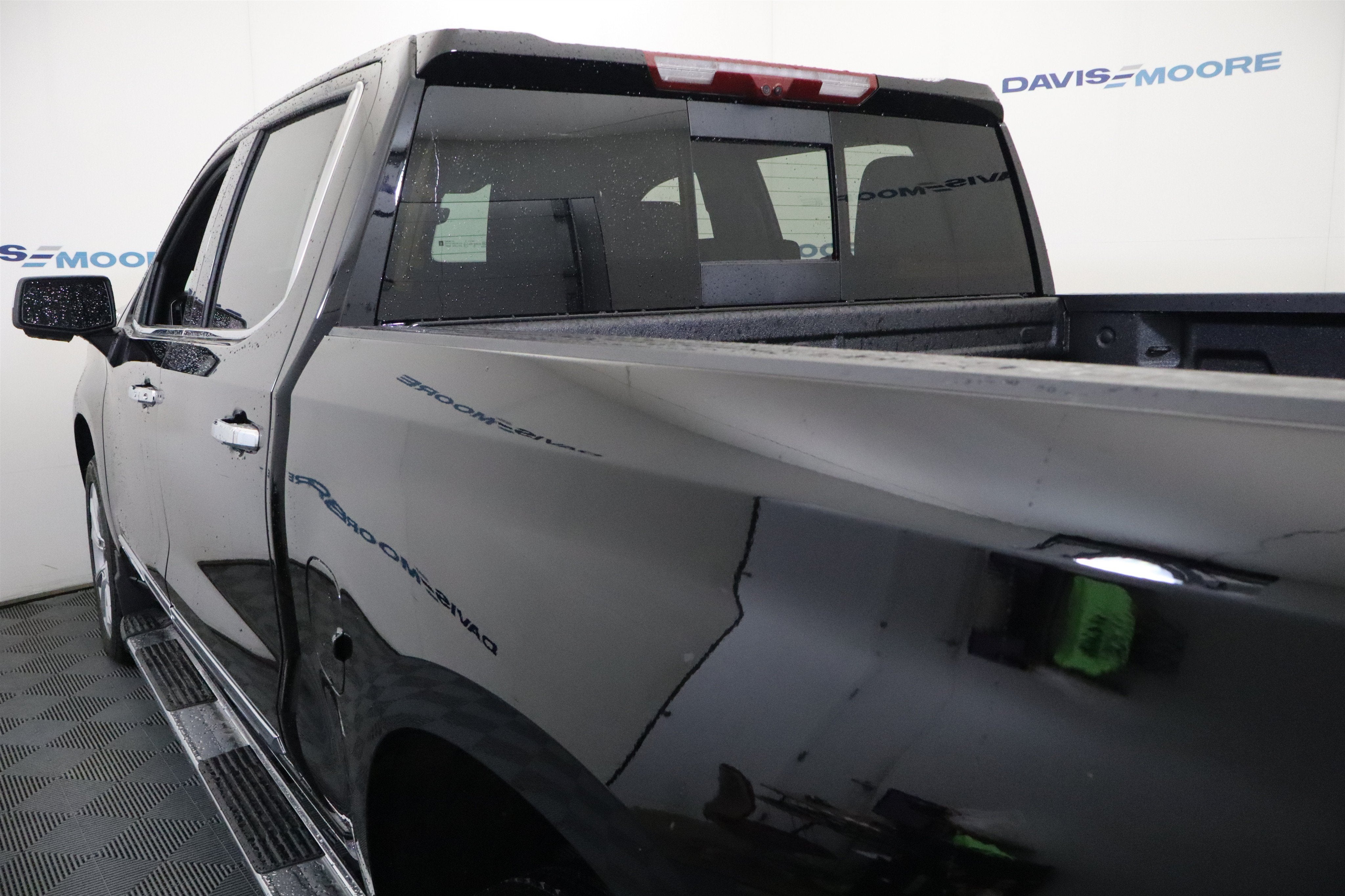 2026 Chevrolet Silverado 1500 High Country Crew Cab 4WD