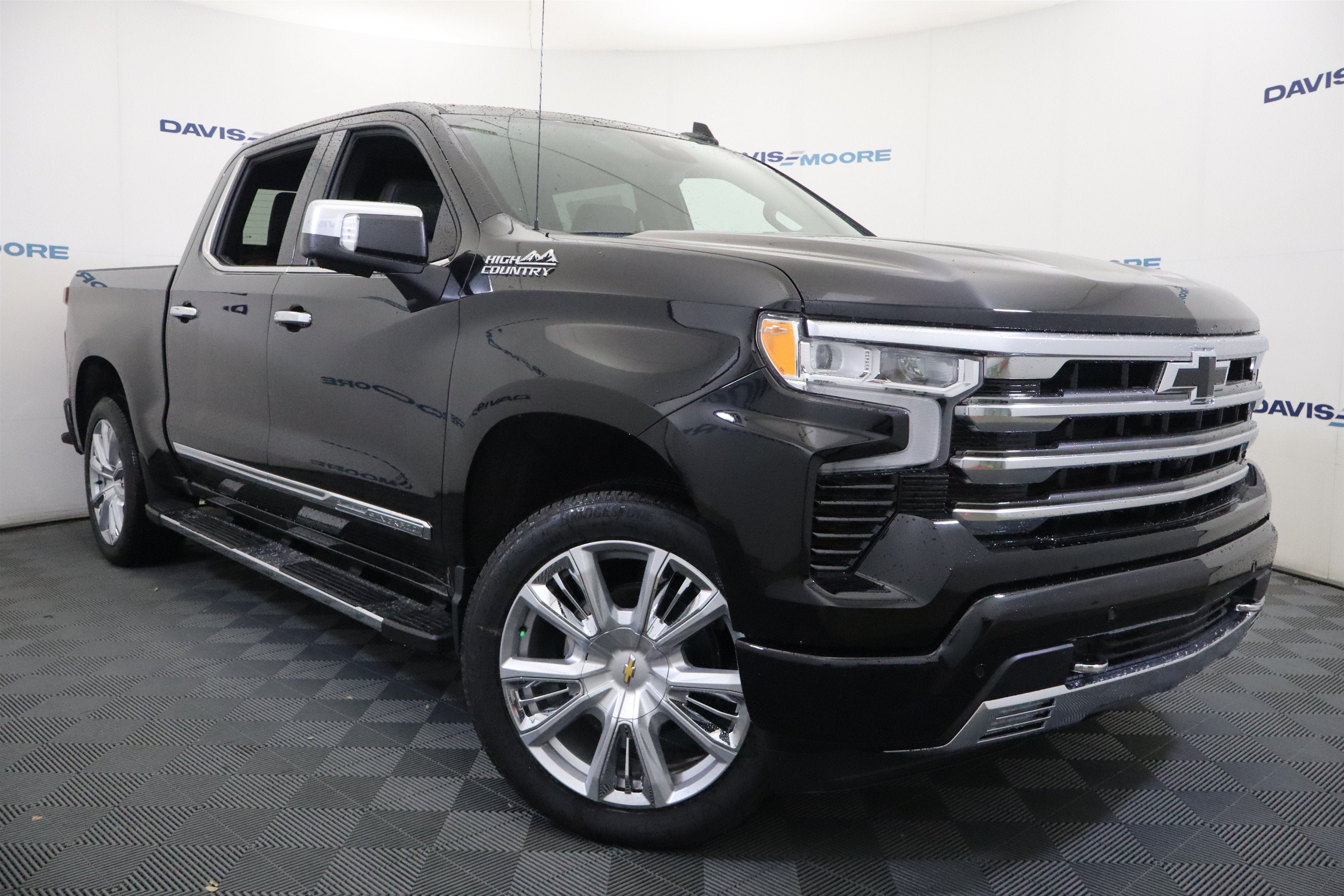 2026 Chevrolet Silverado 1500 High Country Crew Cab 4WD