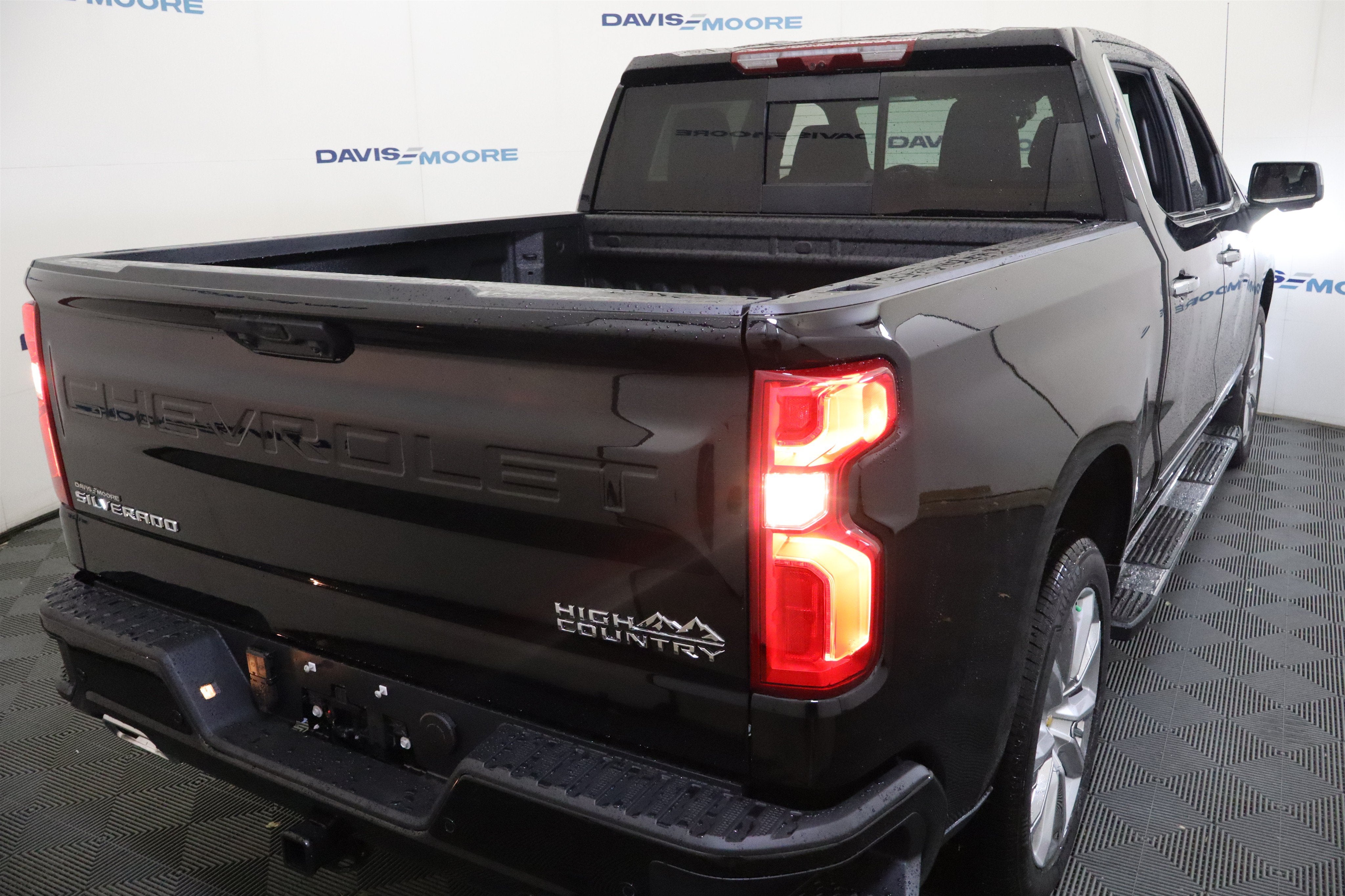 2026 Chevrolet Silverado 1500 High Country Crew Cab 4WD