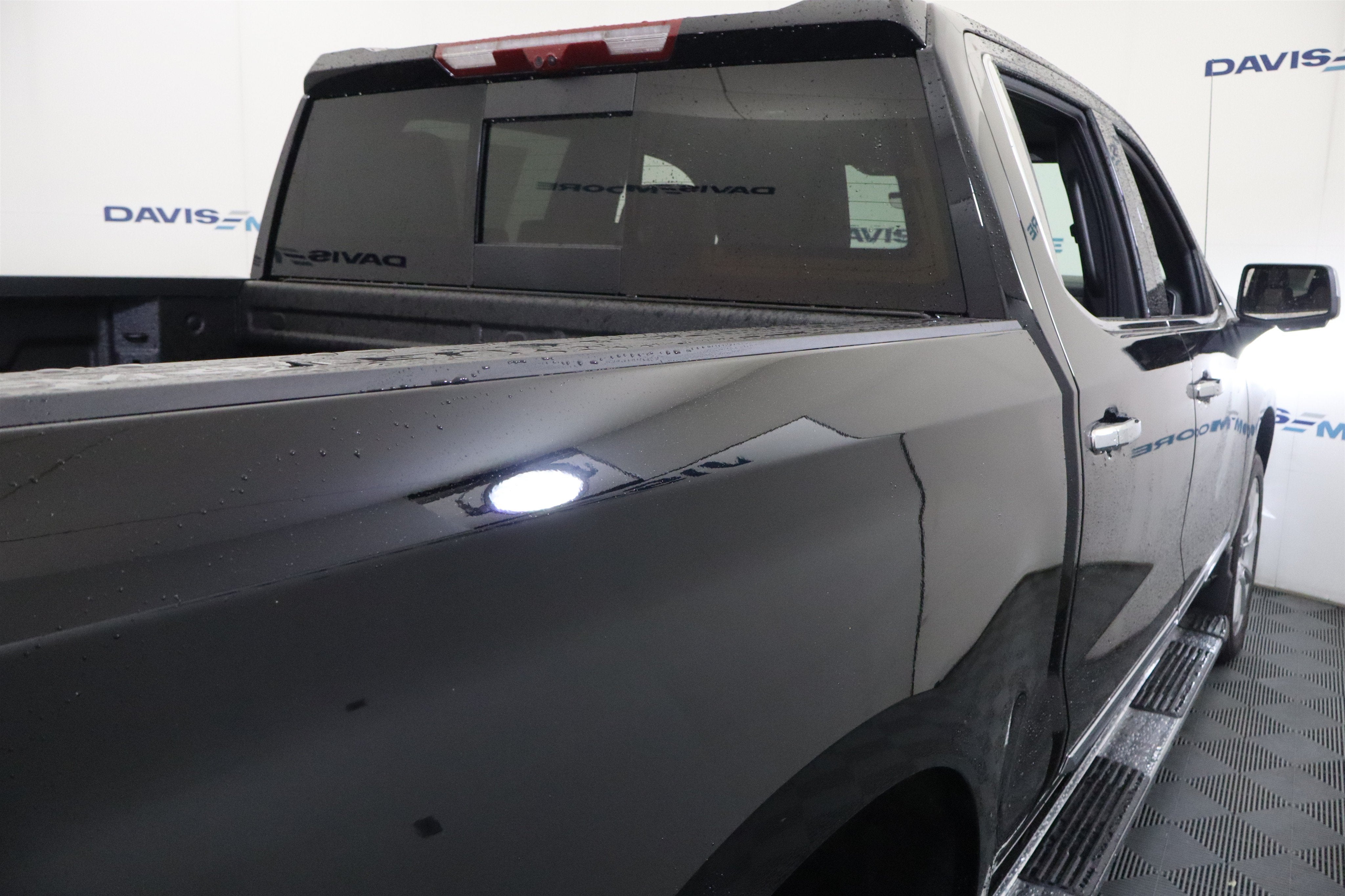 2026 Chevrolet Silverado 1500 High Country Crew Cab 4WD