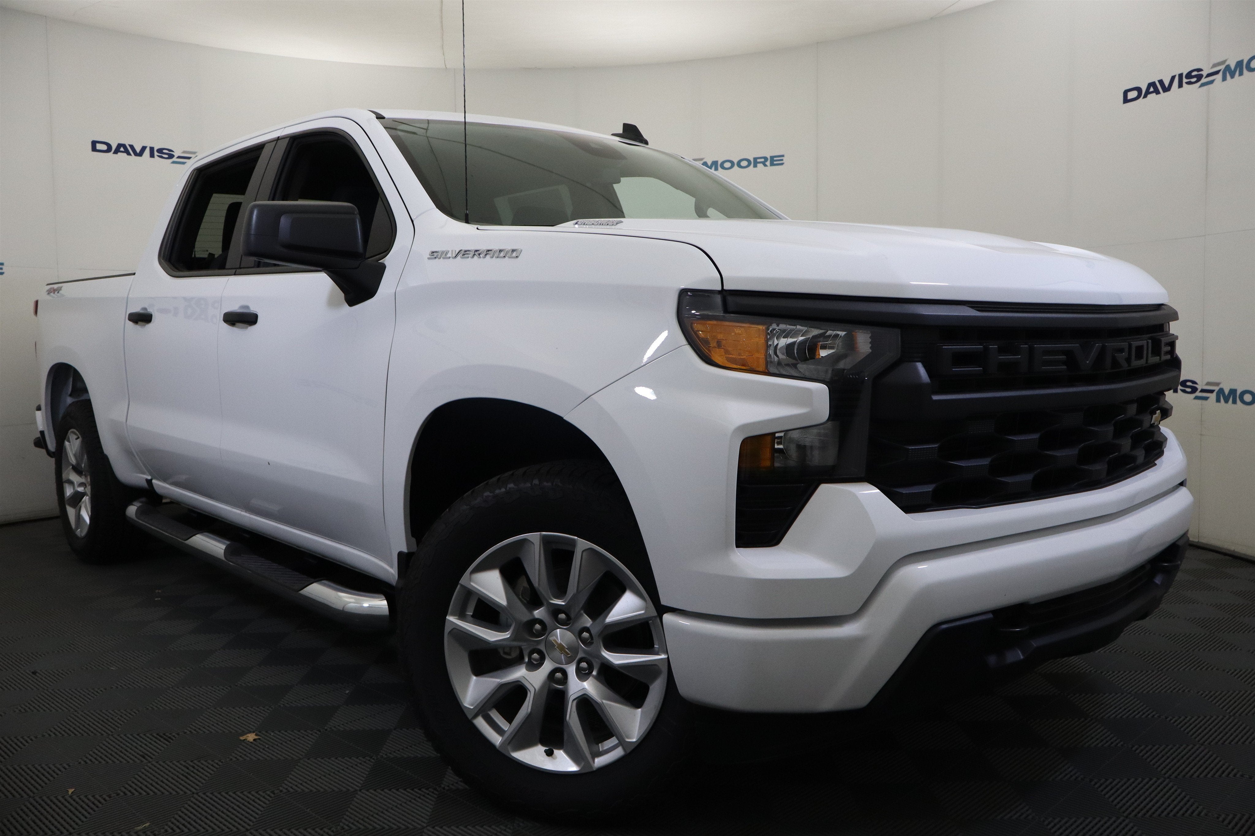 2026 Chevrolet Silverado 1500 Custom Crew Cab 4WD