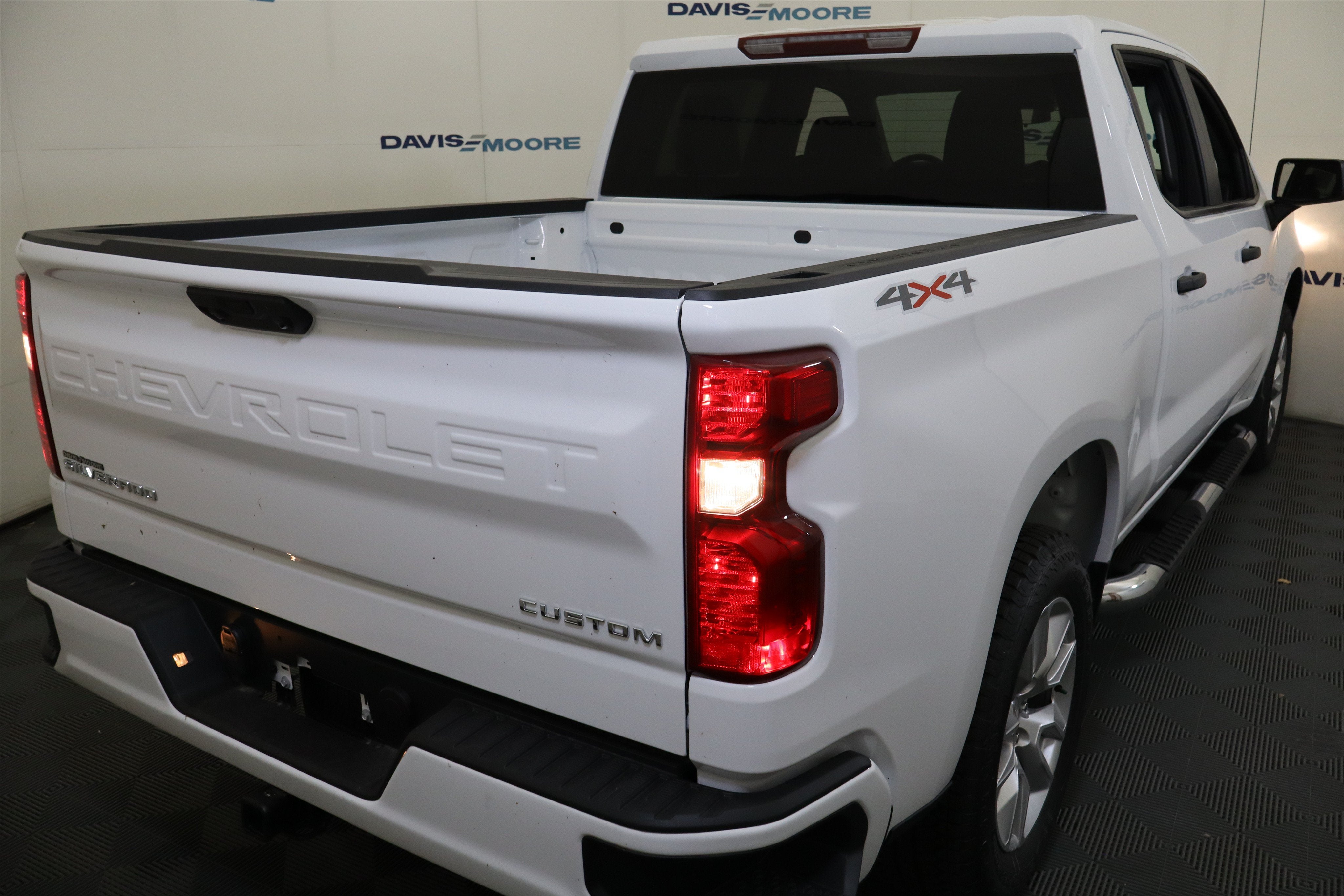 2026 Chevrolet Silverado 1500 Custom Crew Cab 4WD