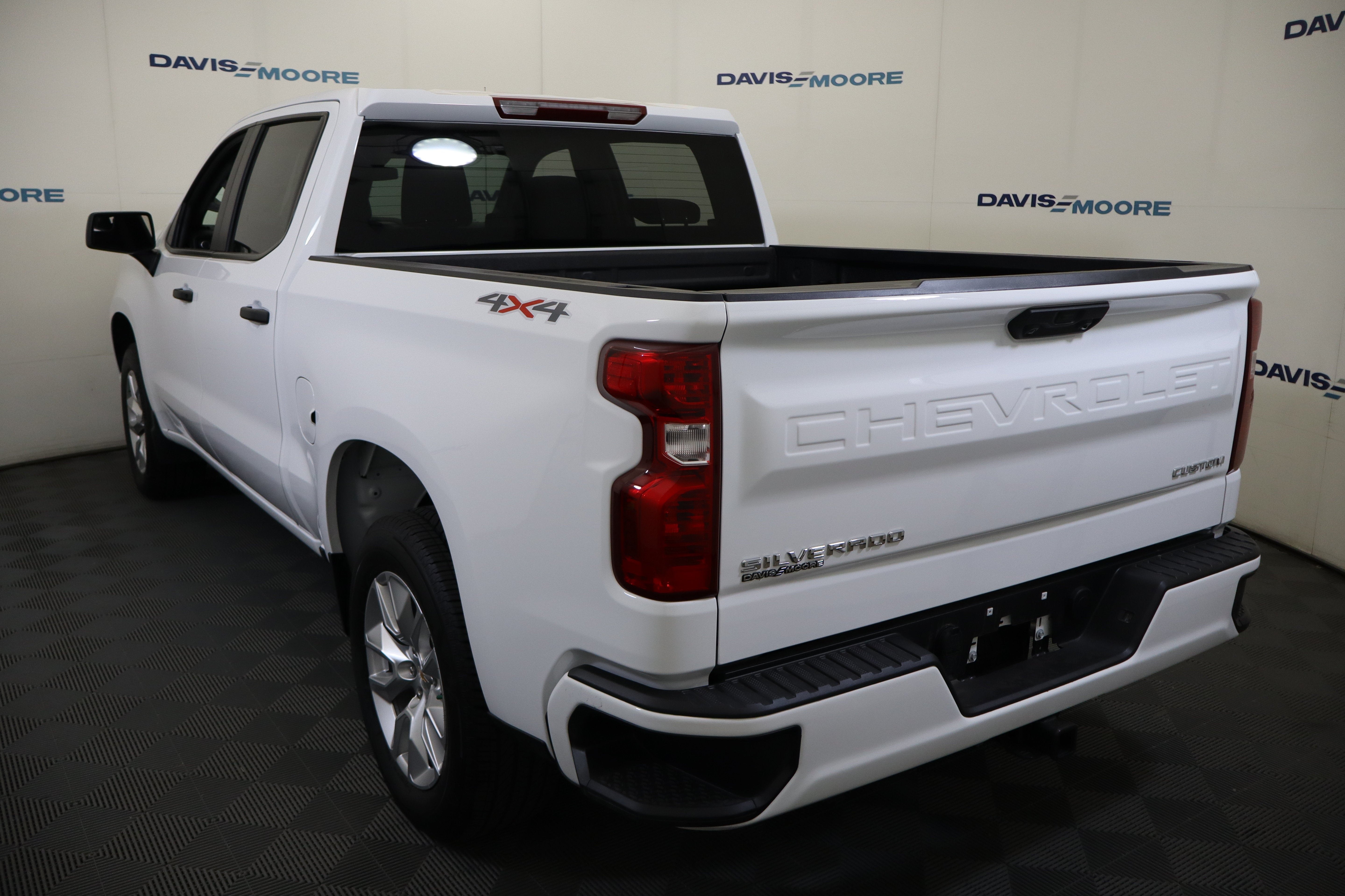 2026 Chevrolet Silverado 1500 Custom Crew Cab 4WD