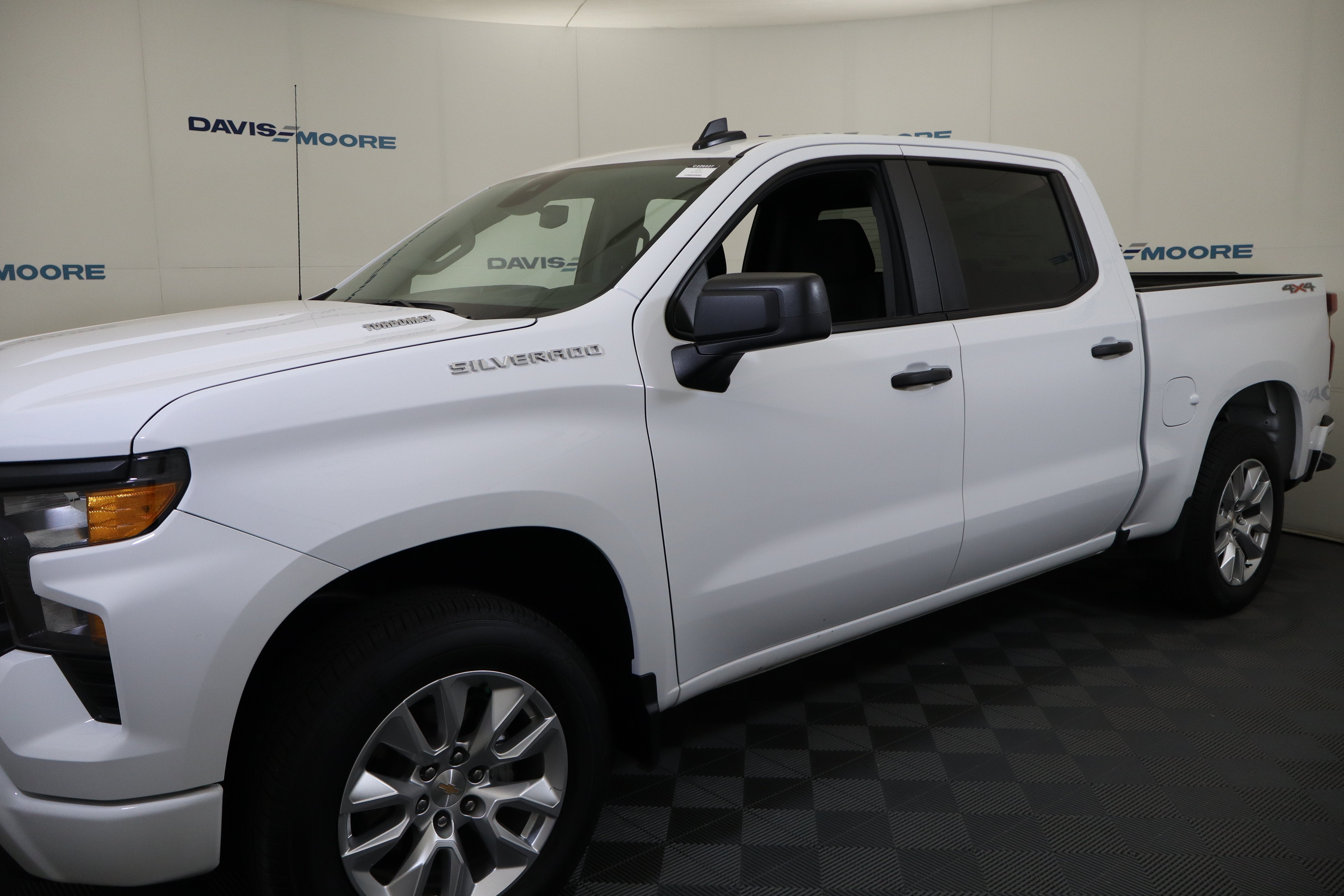 2026 Chevrolet Silverado 1500 Custom Crew Cab 4WD