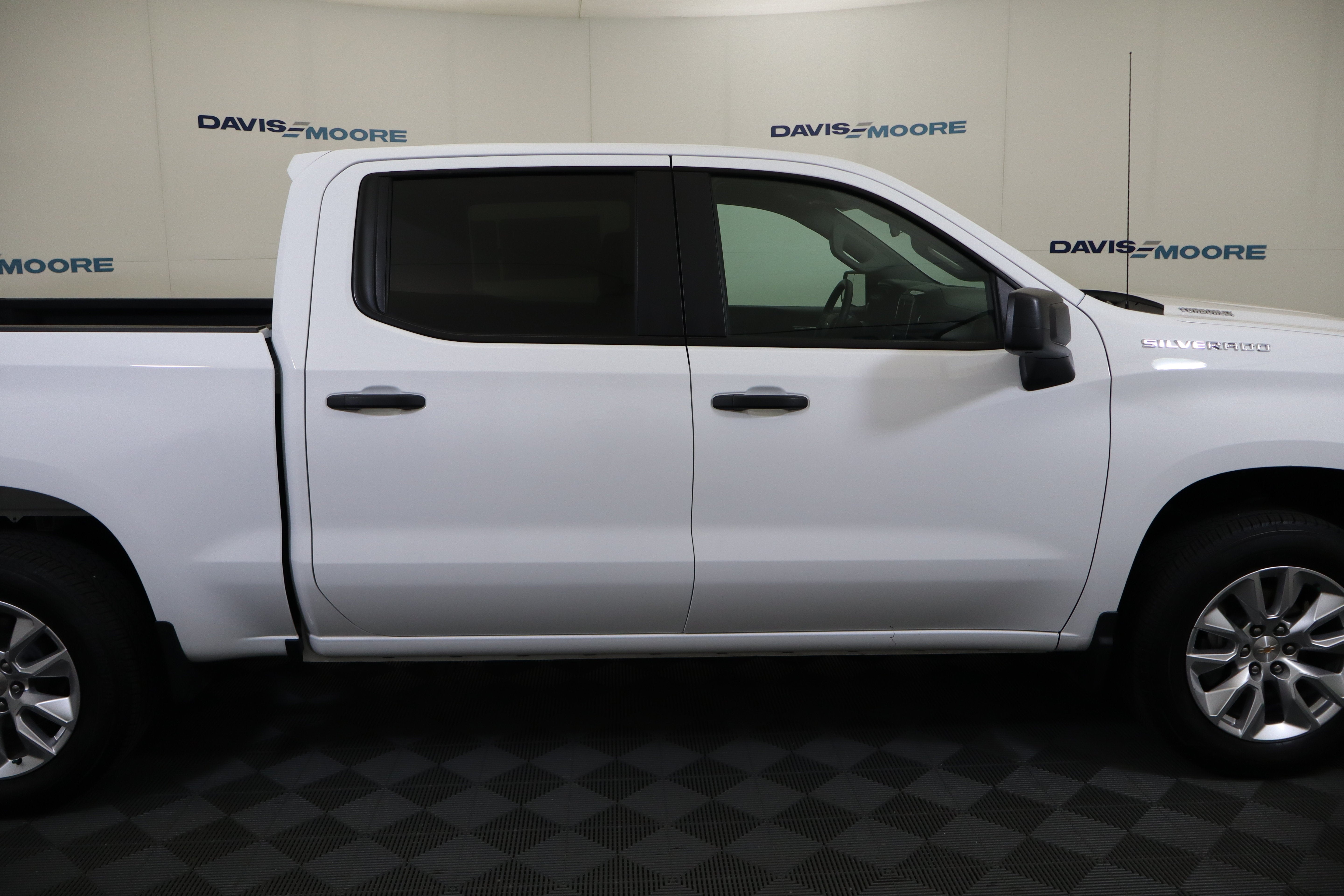 2026 Chevrolet Silverado 1500 Custom Crew Cab 4WD