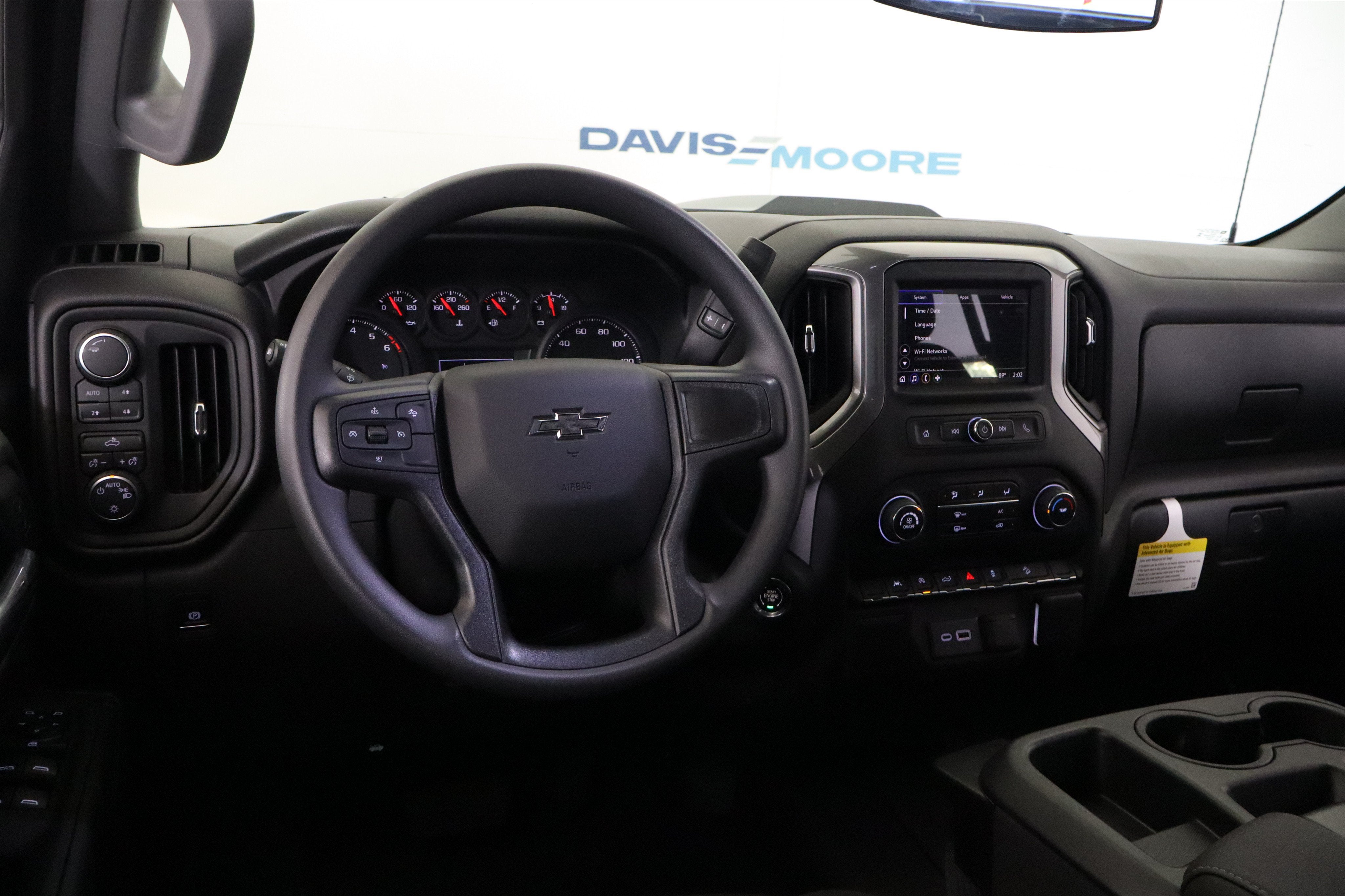 2026 Chevrolet Silverado 1500 Custom Trail Boss Crew Cab 4WD