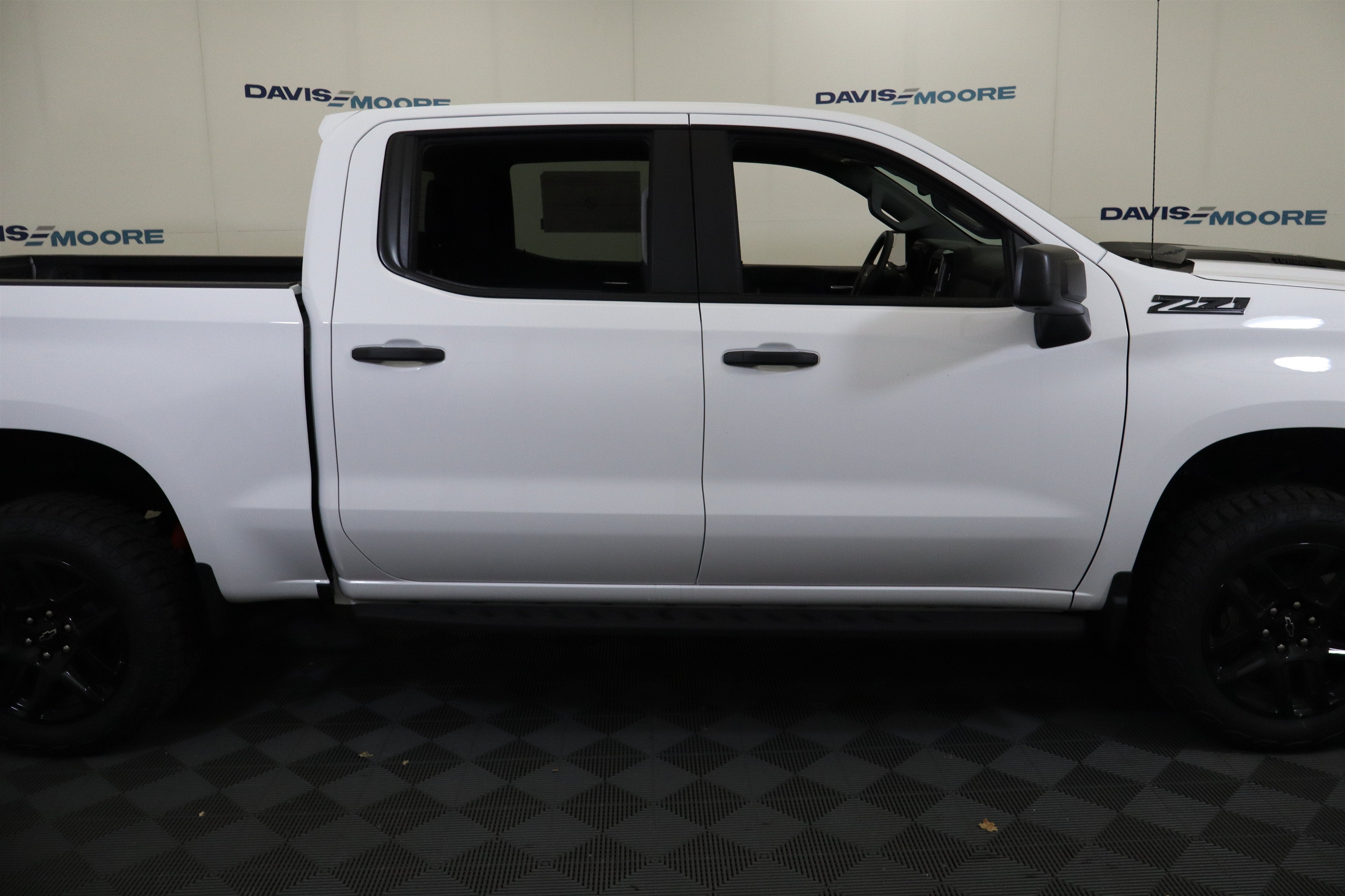 2026 Chevrolet Silverado 1500 Custom Trail Boss Crew Cab 4WD