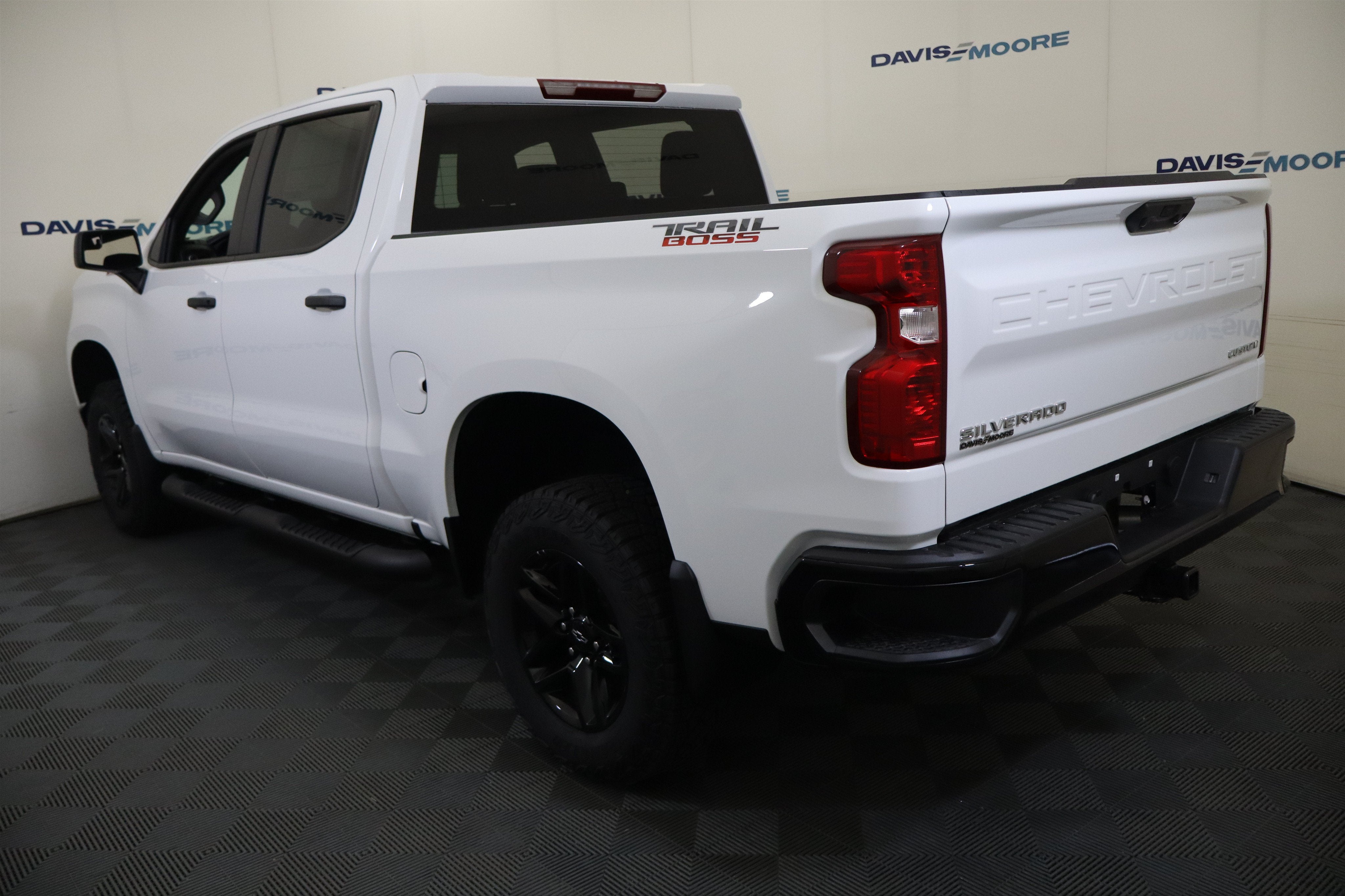 2026 Chevrolet Silverado 1500 Custom Trail Boss Crew Cab 4WD
