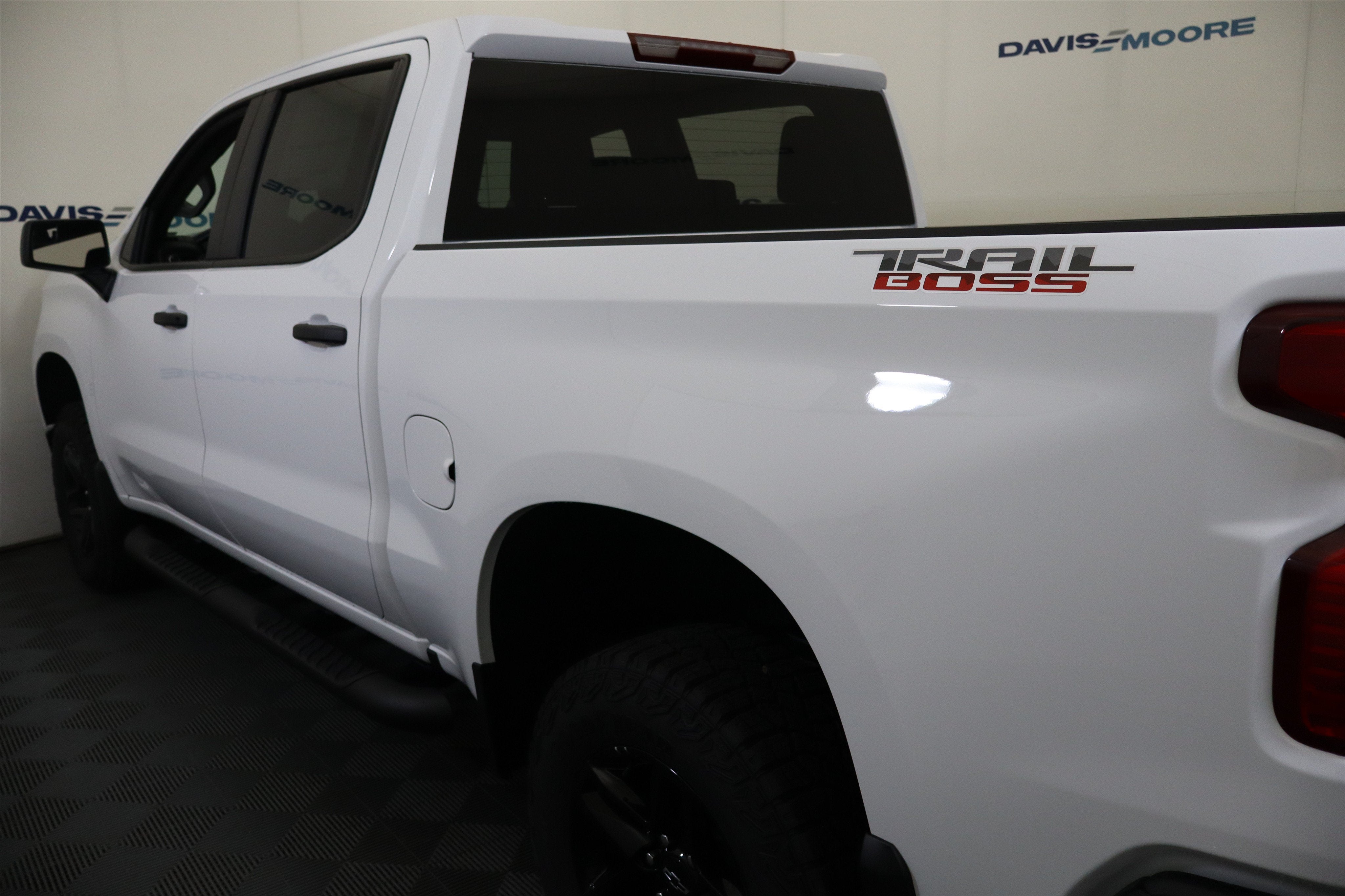 2026 Chevrolet Silverado 1500 Custom Trail Boss Crew Cab 4WD
