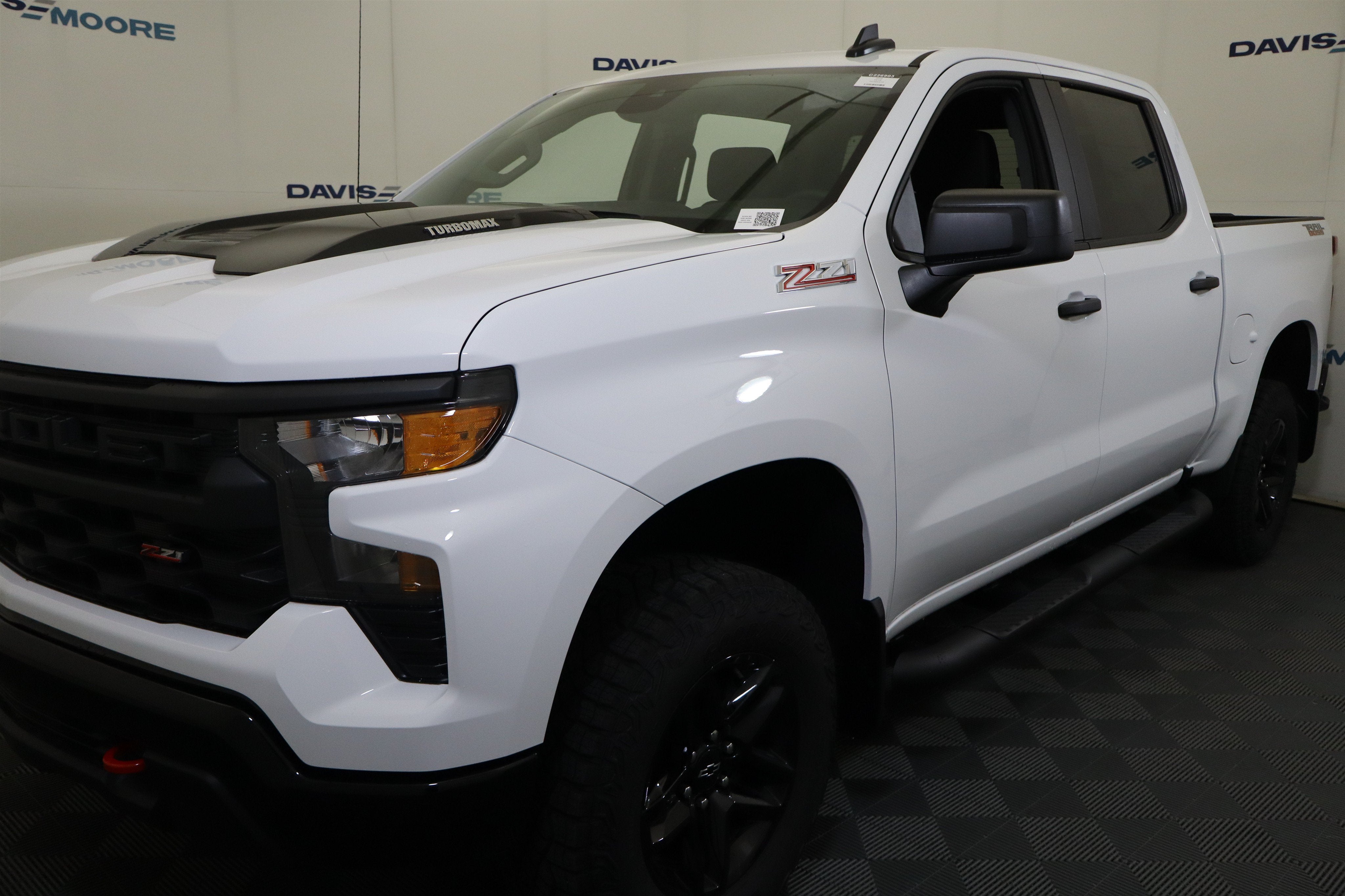 2026 Chevrolet Silverado 1500 Custom Trail Boss Crew Cab 4WD