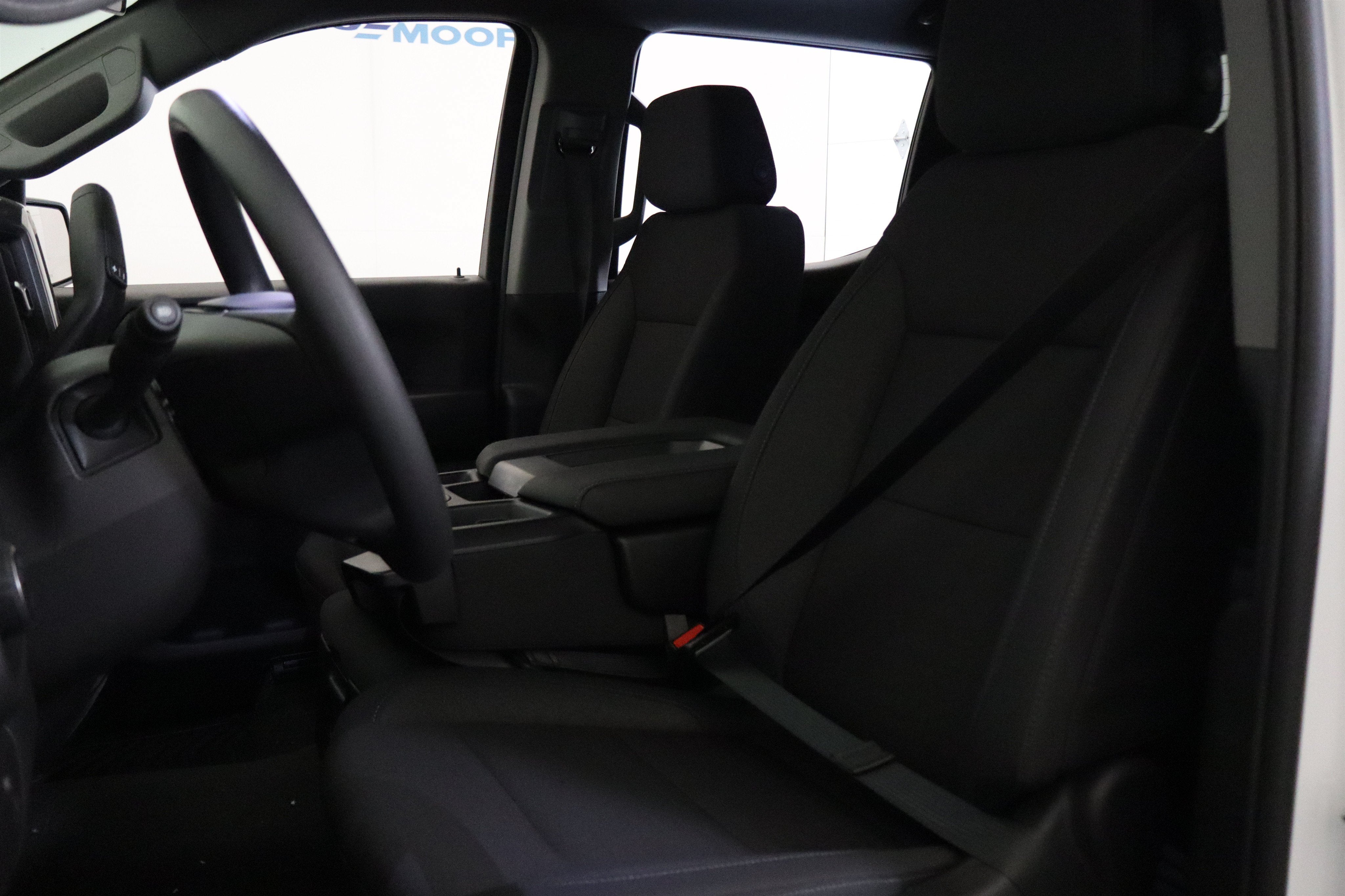 2026 Chevrolet Silverado 1500 Custom Trail Boss Crew Cab 4WD