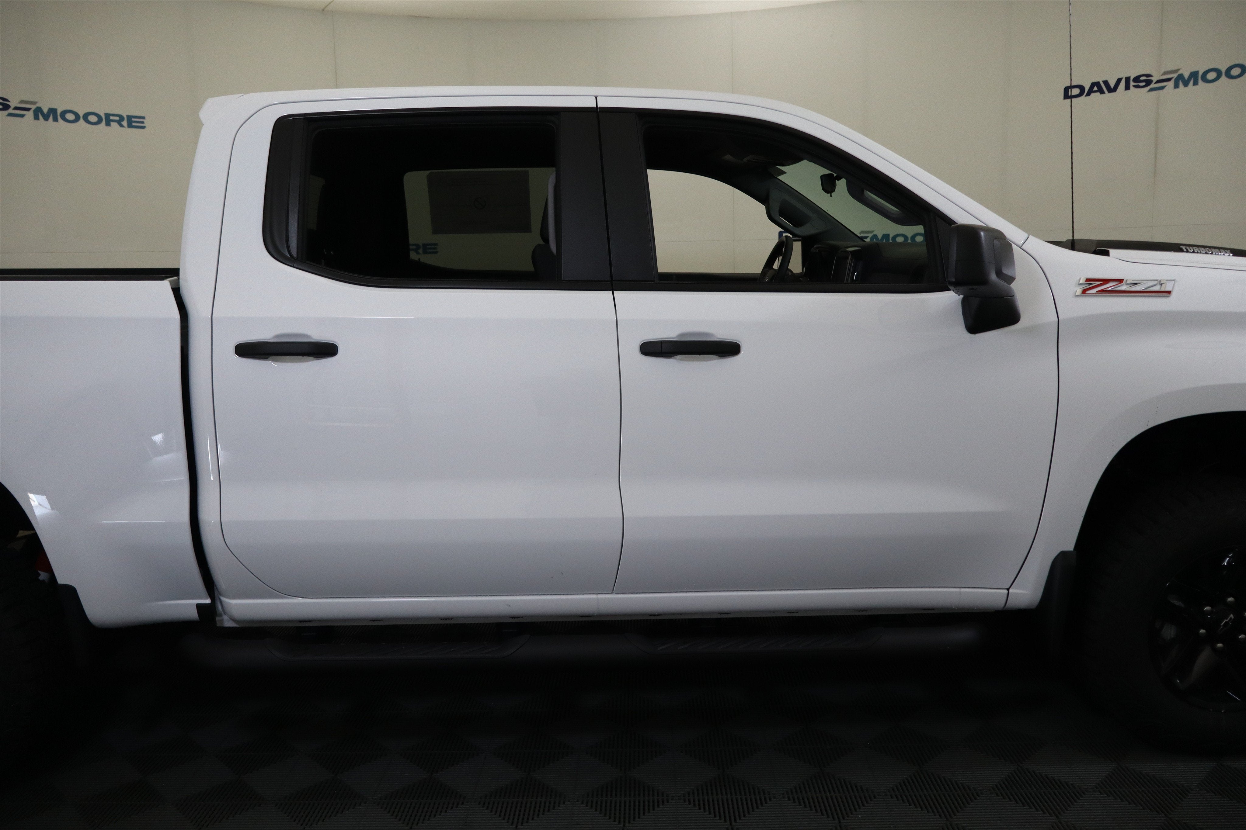 2026 Chevrolet Silverado 1500 Custom Trail Boss Crew Cab 4WD