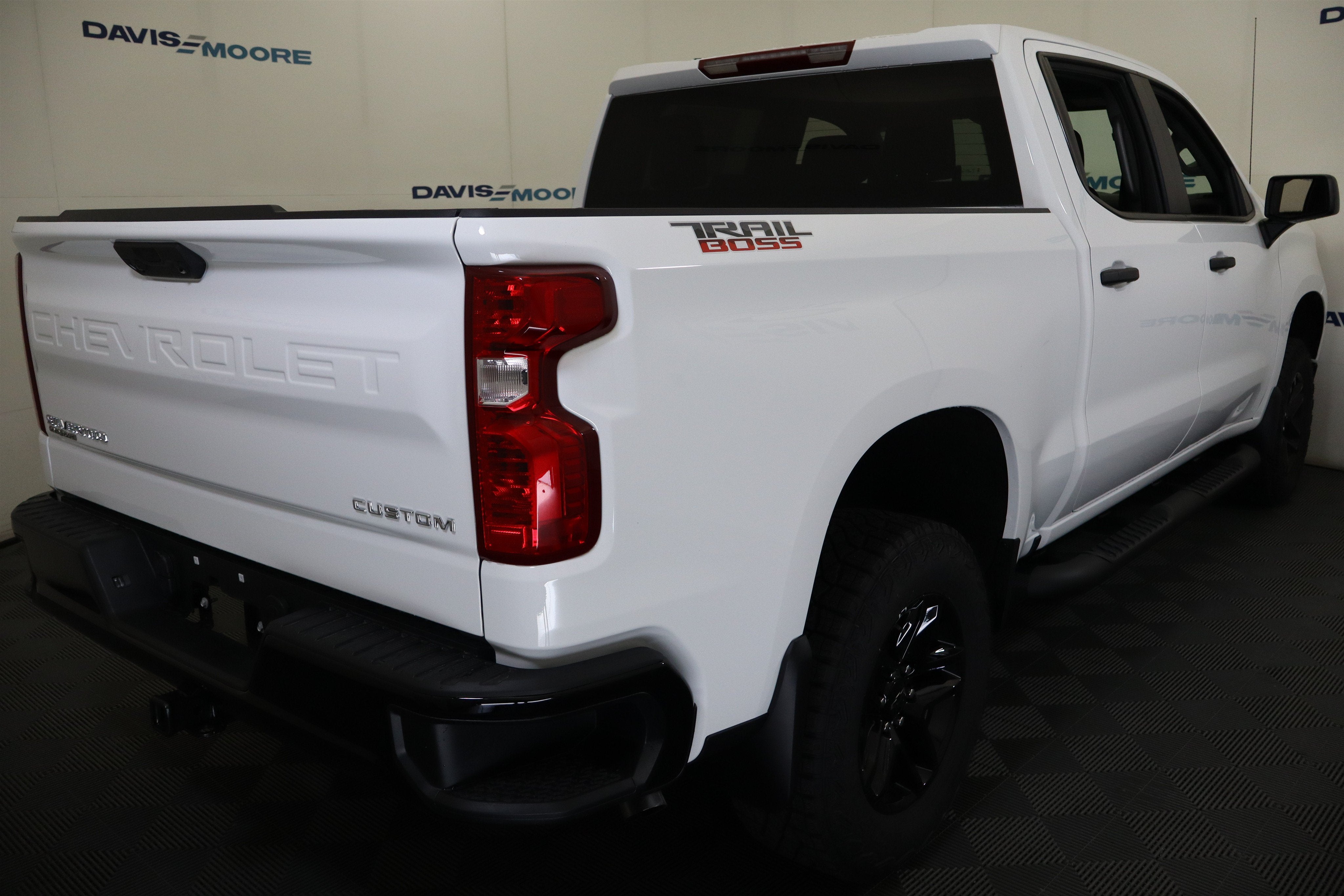 2026 Chevrolet Silverado 1500 Custom Trail Boss Crew Cab 4WD