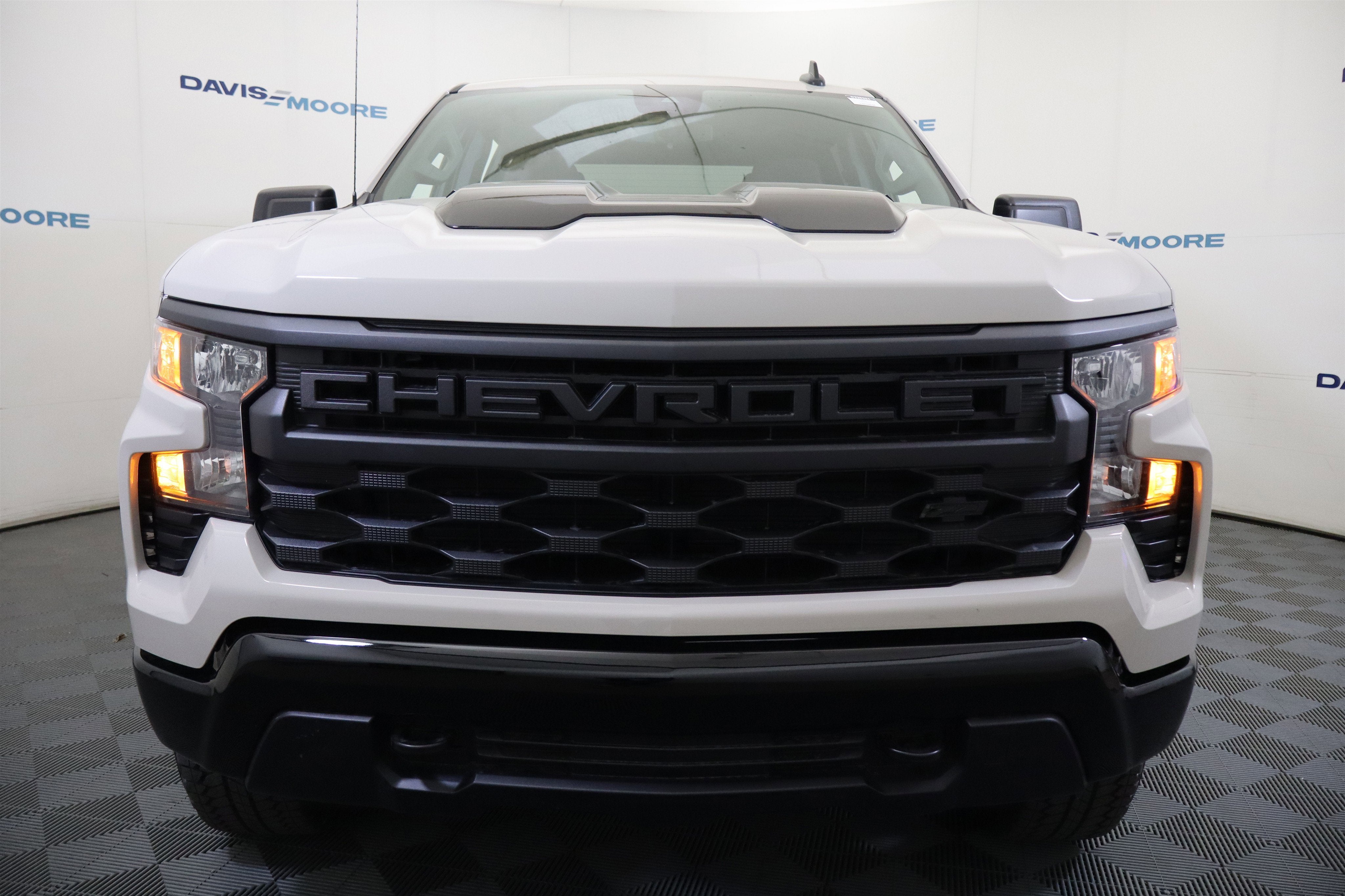 2026 Chevrolet Silverado 1500 Custom Trail Boss Crew Cab 4WD