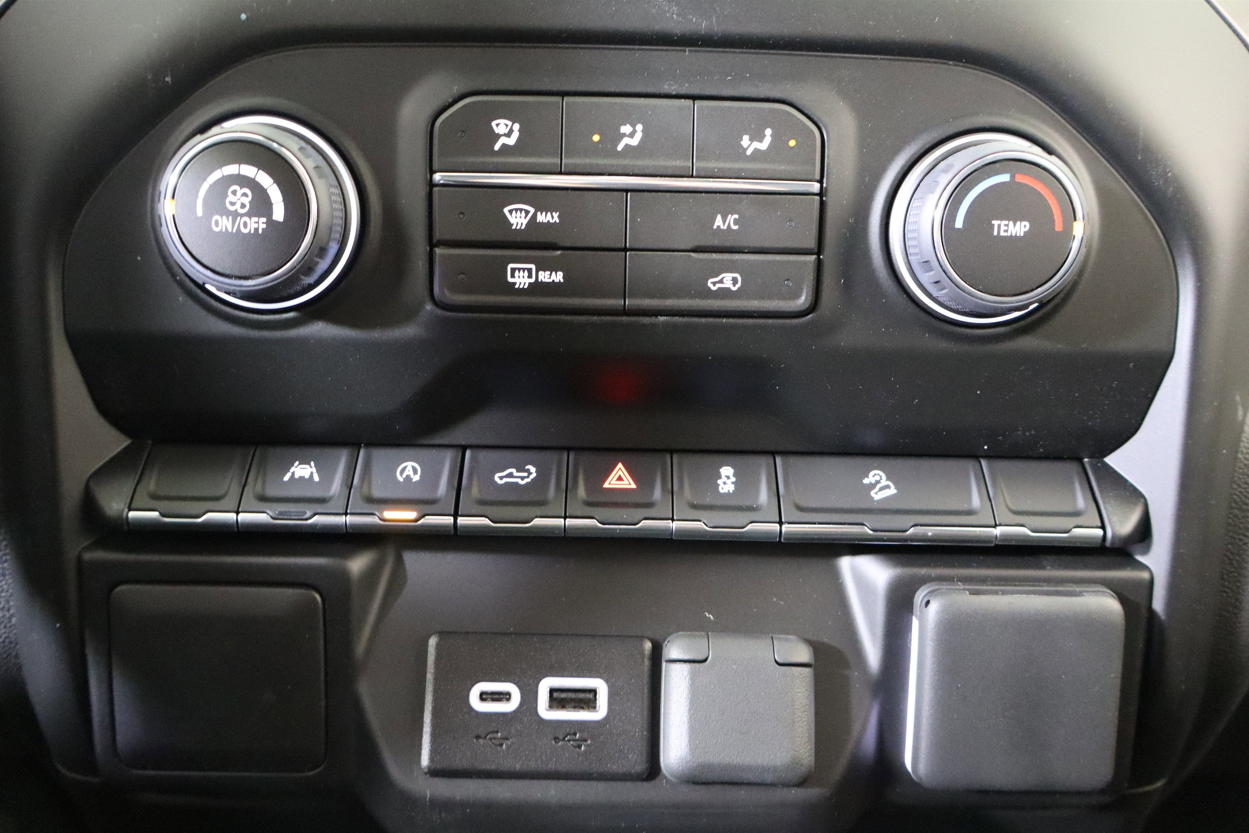 2026 Chevrolet Silverado 1500 Custom Trail Boss Crew Cab 4WD